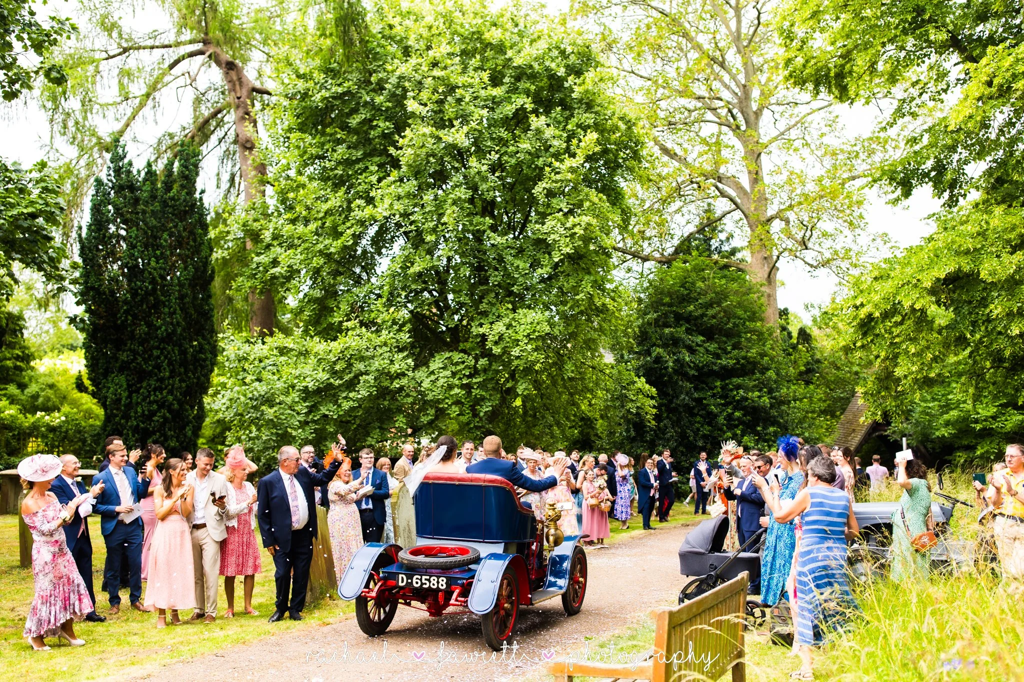 Harrogate-marquee-wedding-photography-061.jpg