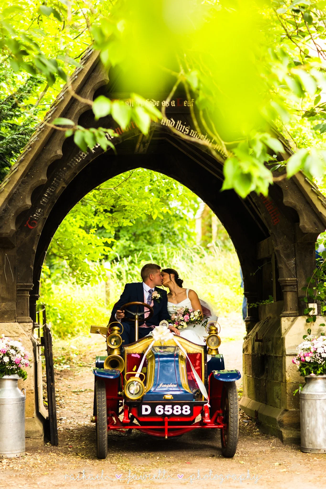 Harrogate-marquee-wedding-photography-063.jpg