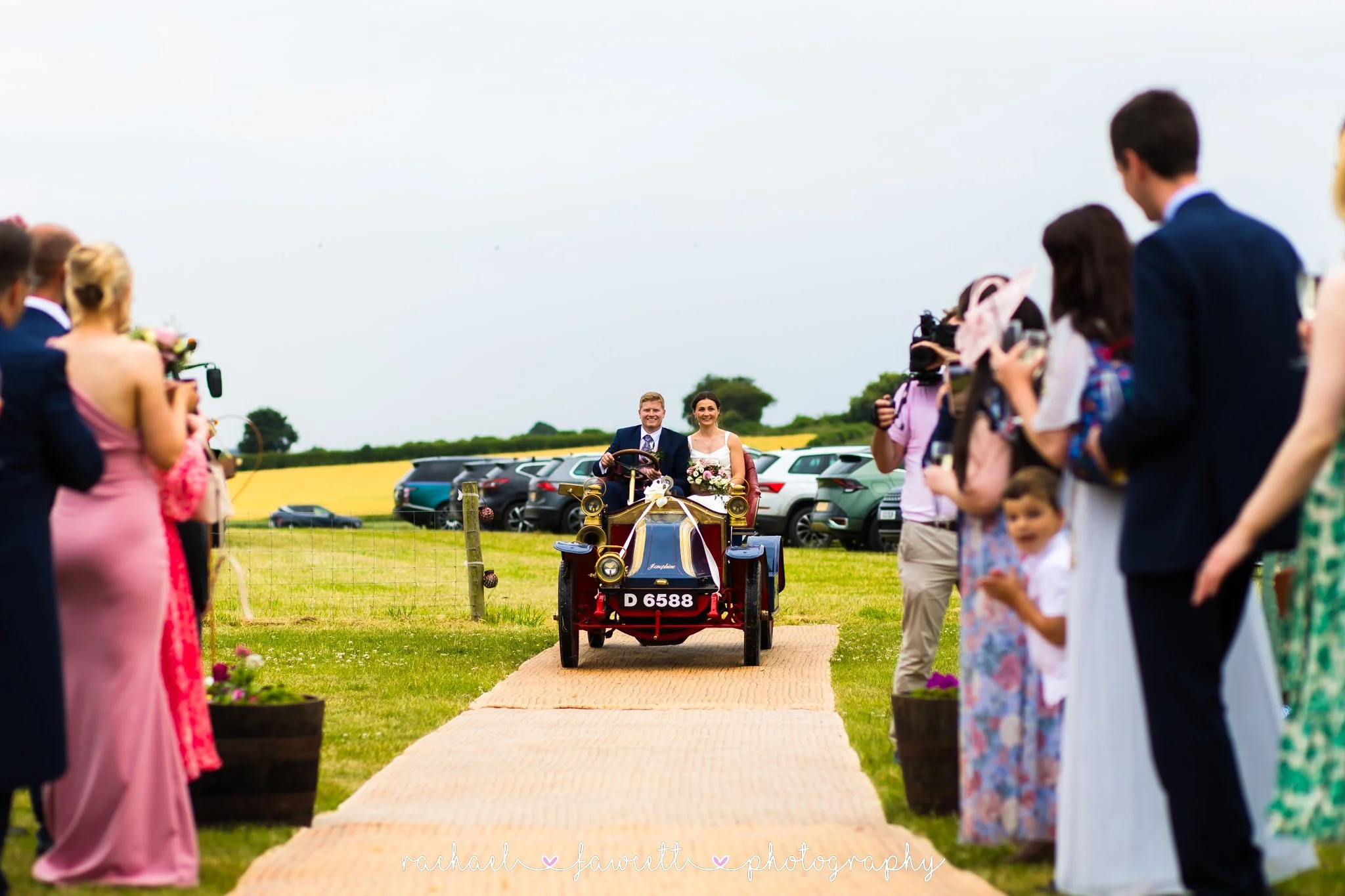 Harrogate-marquee-wedding-photography-074.jpg