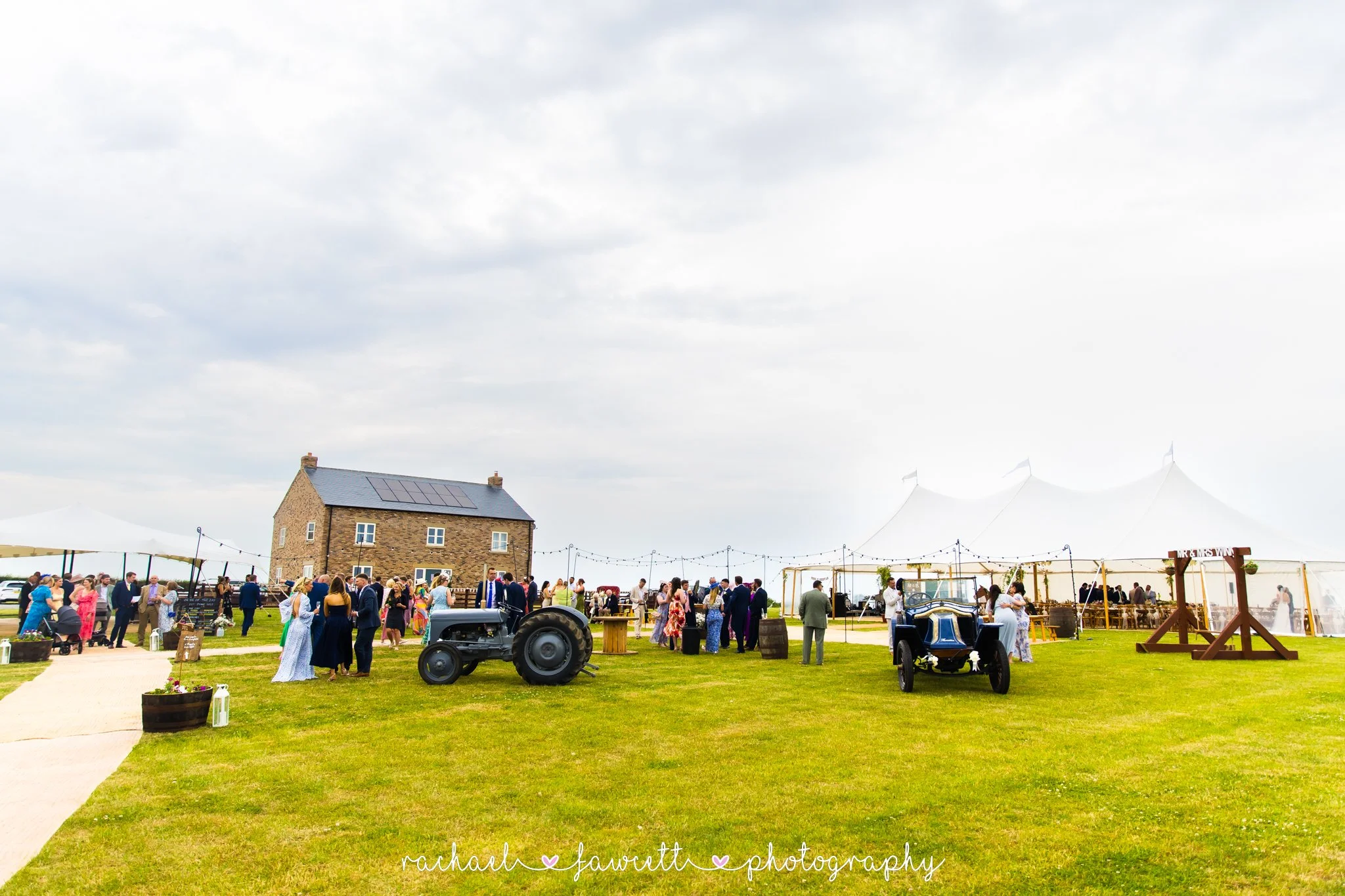 Harrogate-marquee-wedding-photography-087.jpg