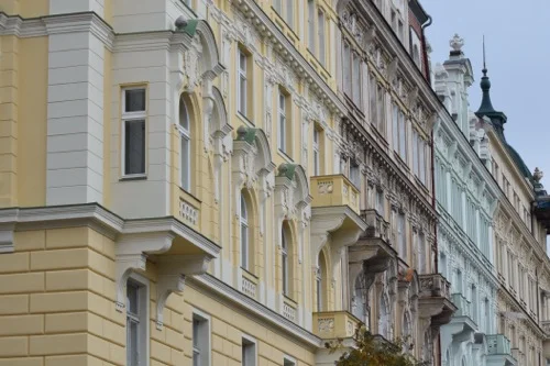 Just a typical block in Prague.