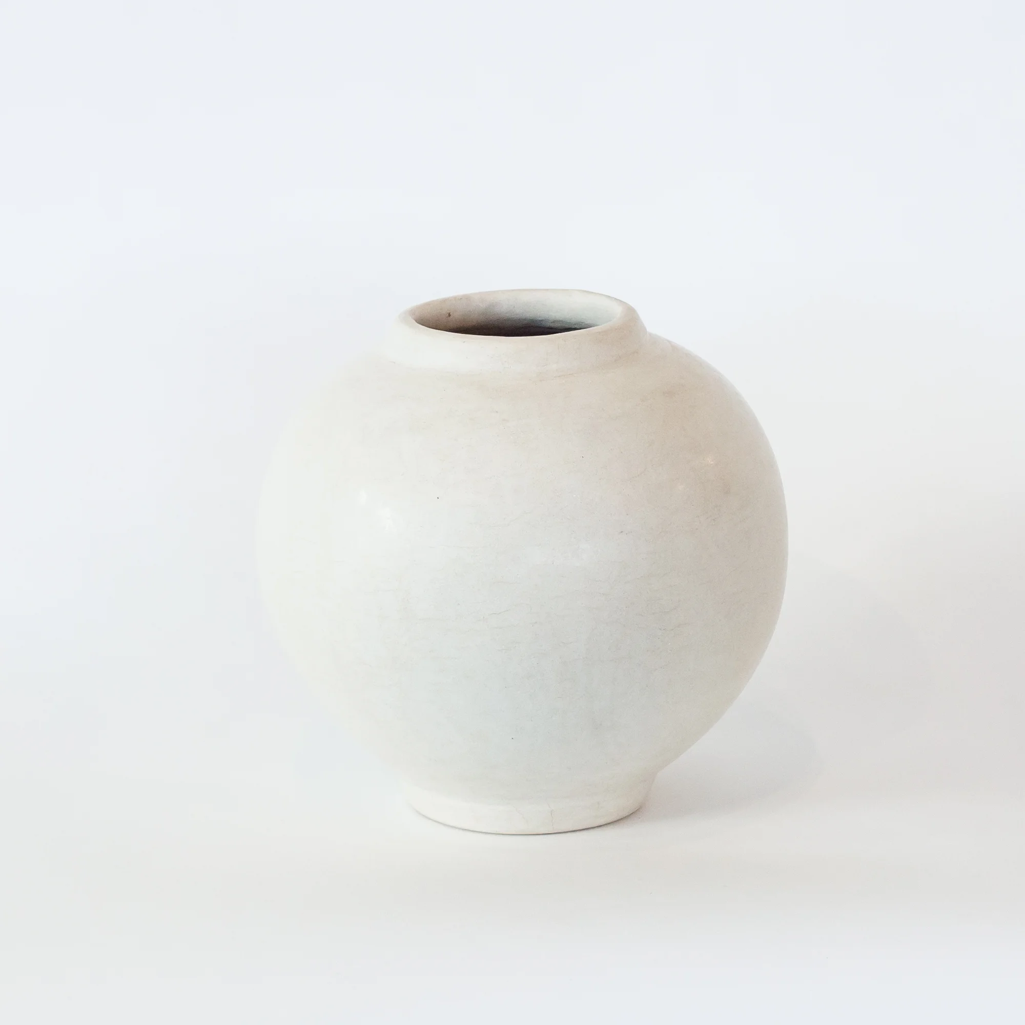 Tadelakt Round Vase Medium White.jpg