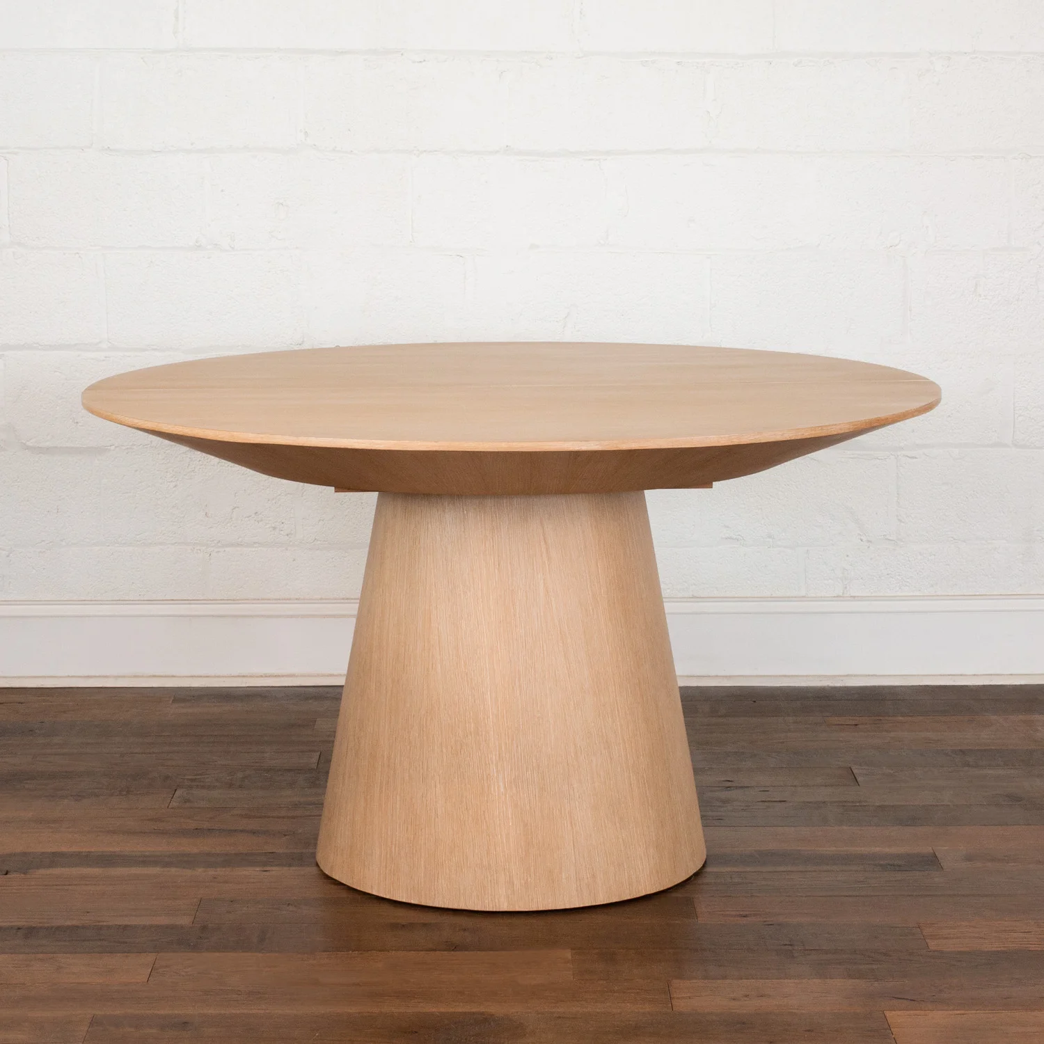 Discus-Round-Dining-Table_Round.jpg