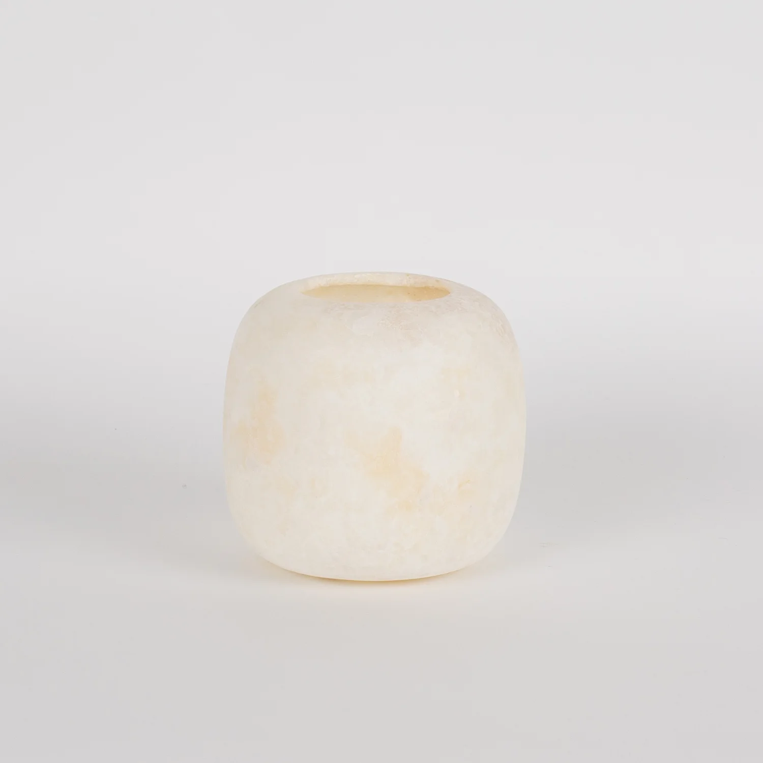 Alabaster-Curra-3-Med.jpg