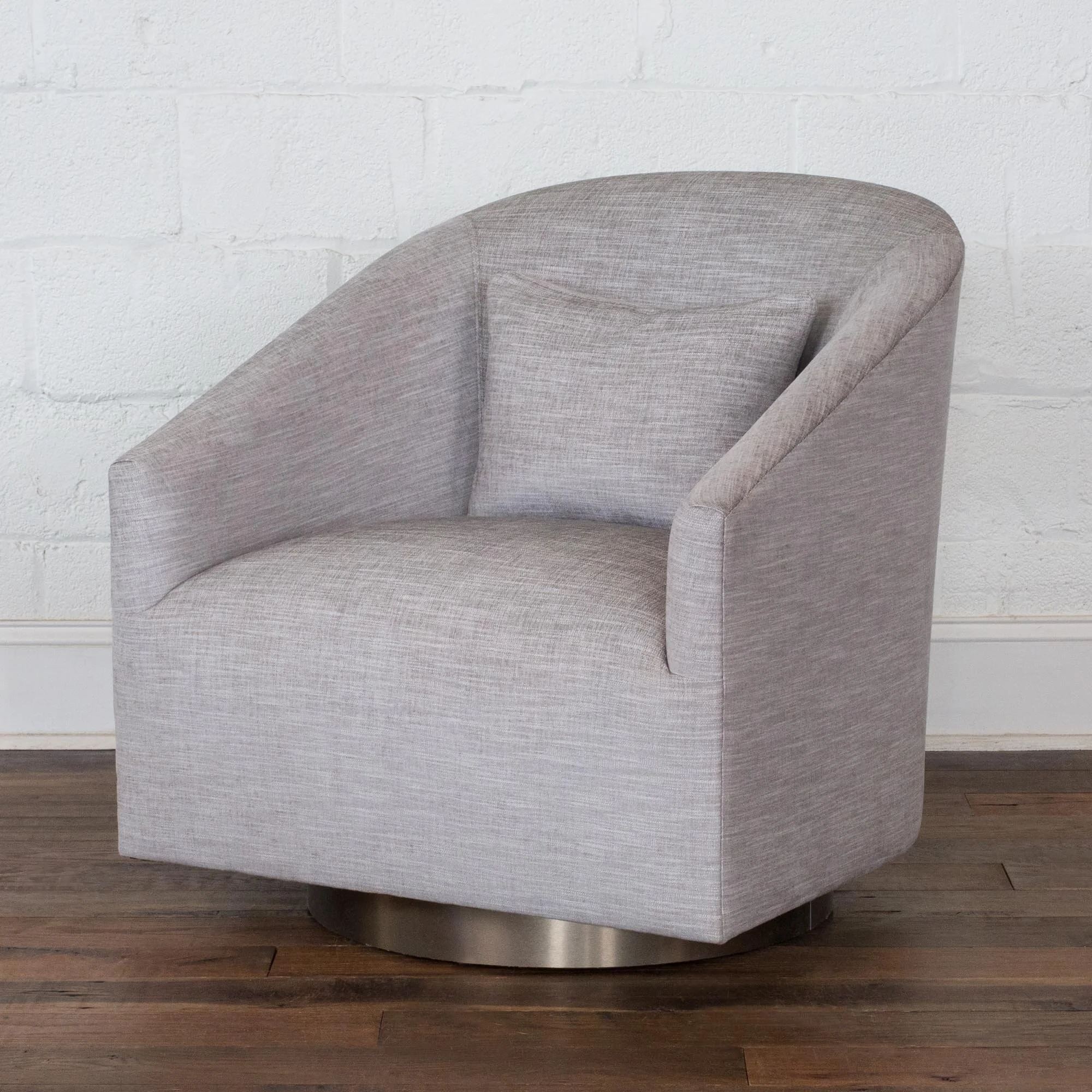 genevie-chair-tight-seat-angle.jpg