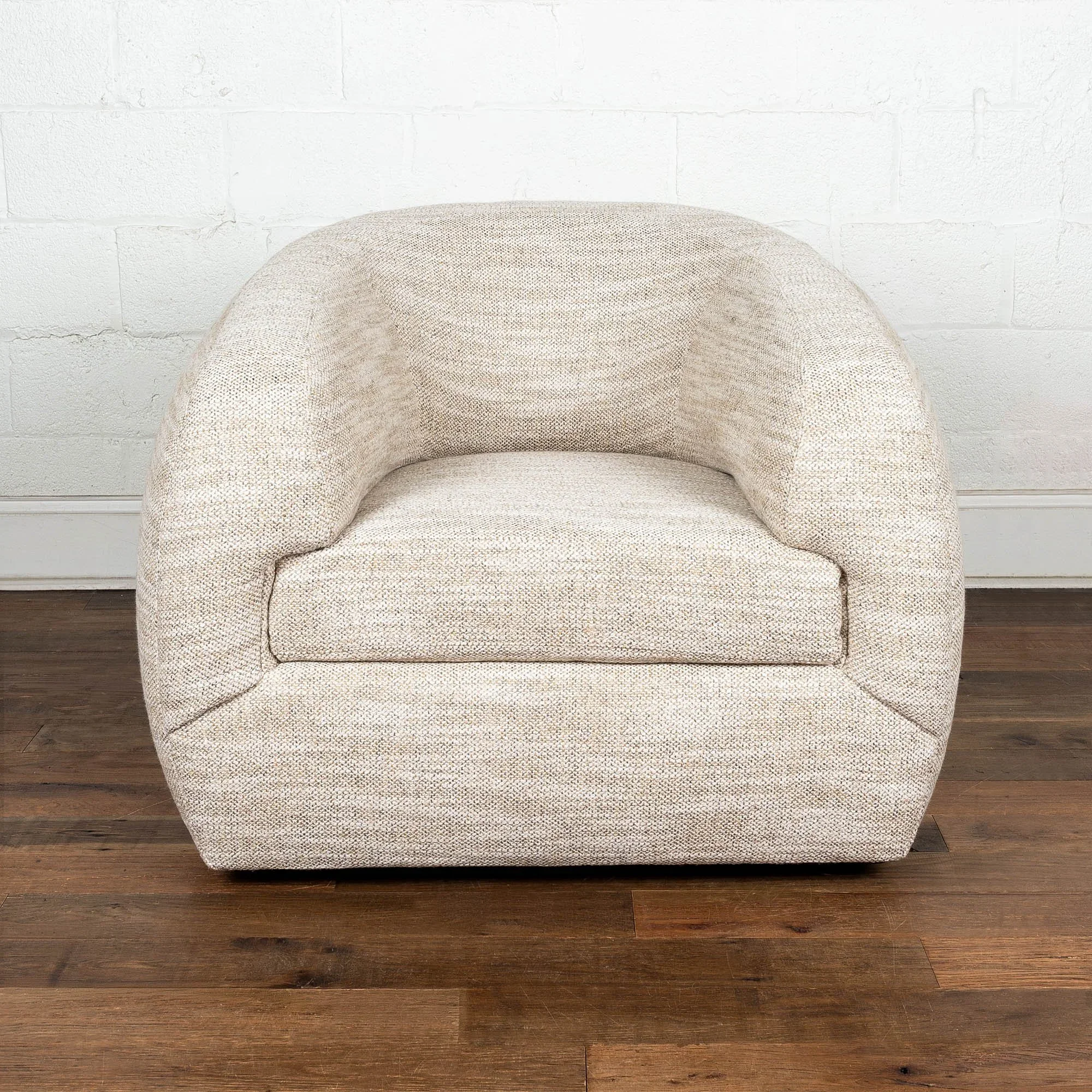 chair-bruce-swivel-club-7560w.webp