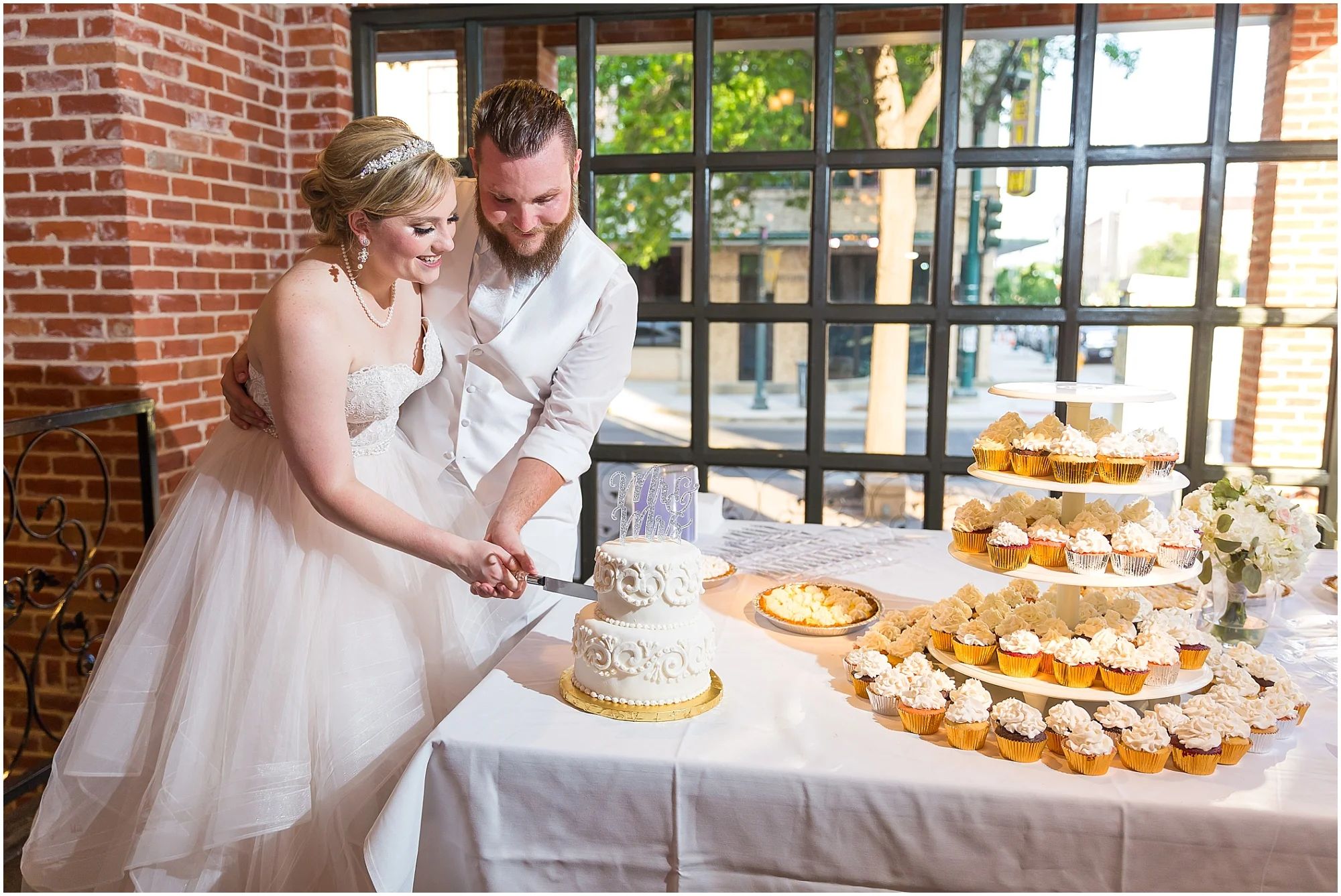 Wedding at The Palladium in Waco, Texas - www.jasonandmelaina.com