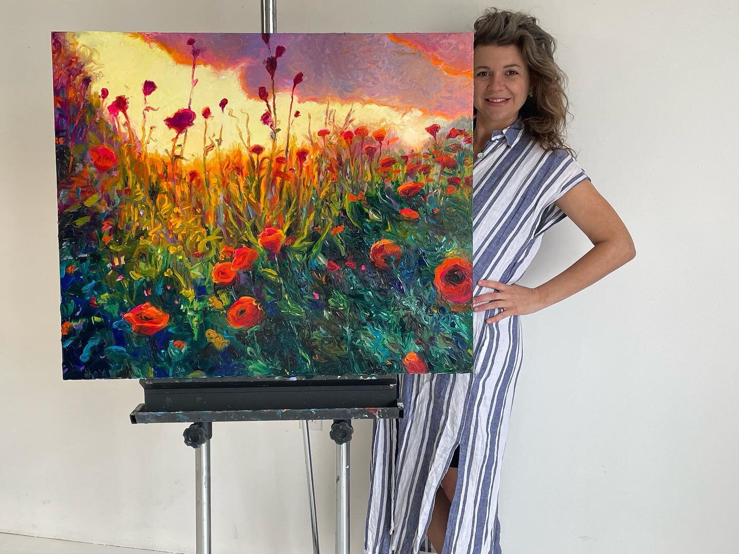 Standing with my newest painting: &ldquo;Papoula&rdquo;, meaning the common poppy. Oil on canvas fingerpainting. This original measures 36x30 inch and the original is sold. The painting was a commission, the client requested a &ldquo;floral painting 