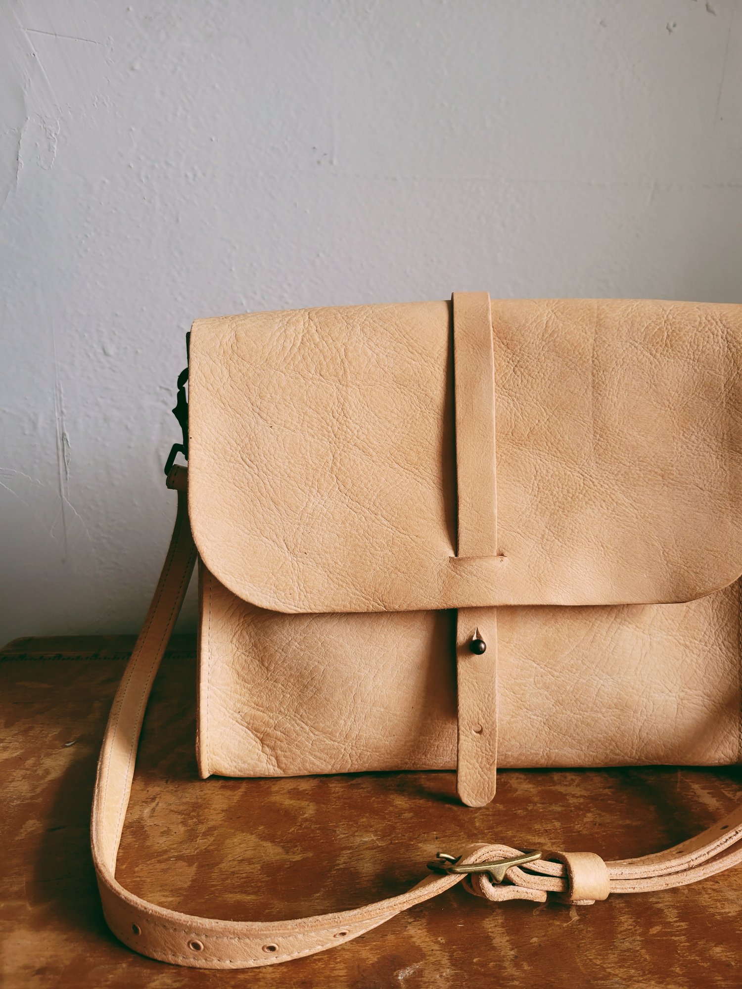 Leather | Messenger — A Well Worn Story