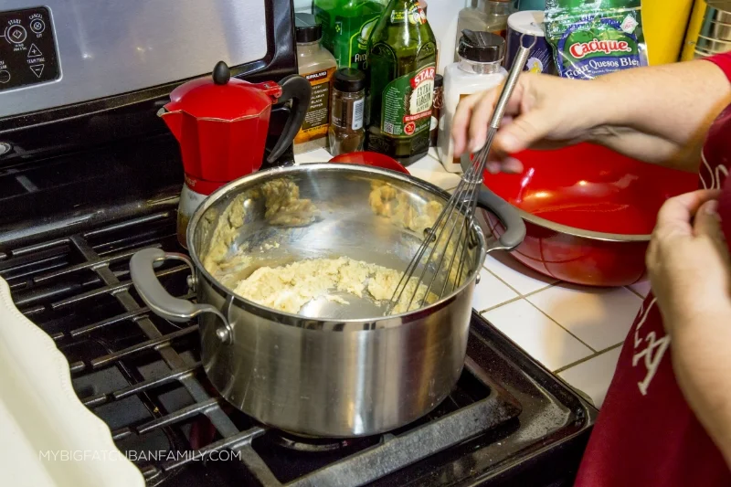 My Big Fat Cuban Family Cubano Mac and Cheese Recipe #GoAutentico #SoCu #spon