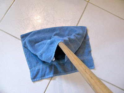 Wooden mop for the Cuban Clean® win.