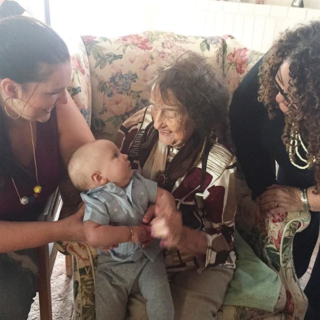 This moment was everything. ❤️#luzais102 #mybigfatcubanfamily #happythanksgivng 🦃 #4generations