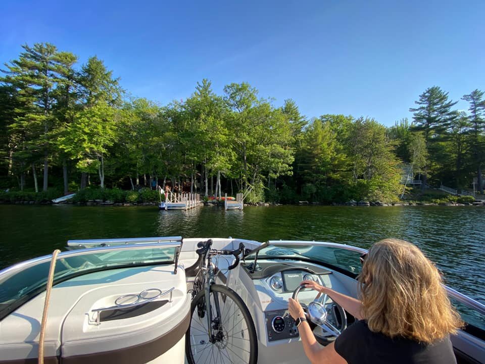  My former boss chauffeurs me (!) and my bike to her beautiful house on Barndoor Island, in the middle of Lake Winnipesaukee. Thanks, Lynn, for a fantastic visit! 