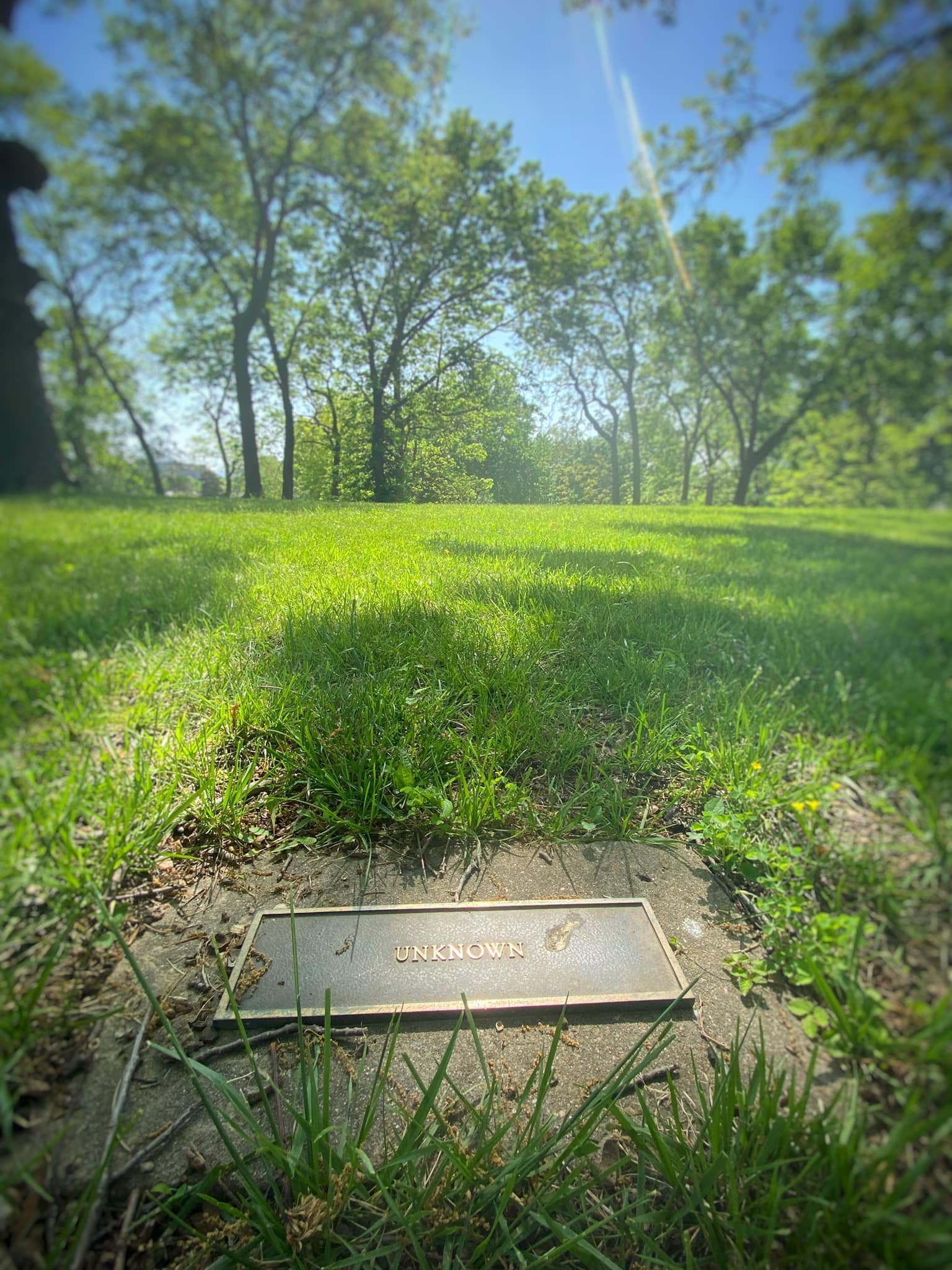  There are hundreds of graves here, many unmarked or whose names are unknown. They were mostly indigenous people but at one point some Union soldiers were also buried here. 