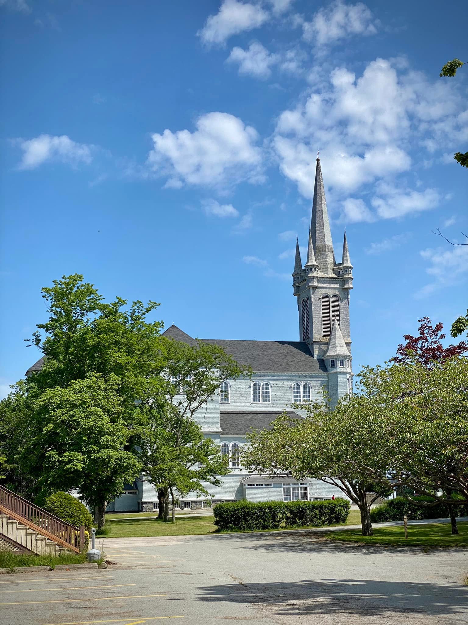  Église Sainte-Marie, the largest wooden church in North America. 