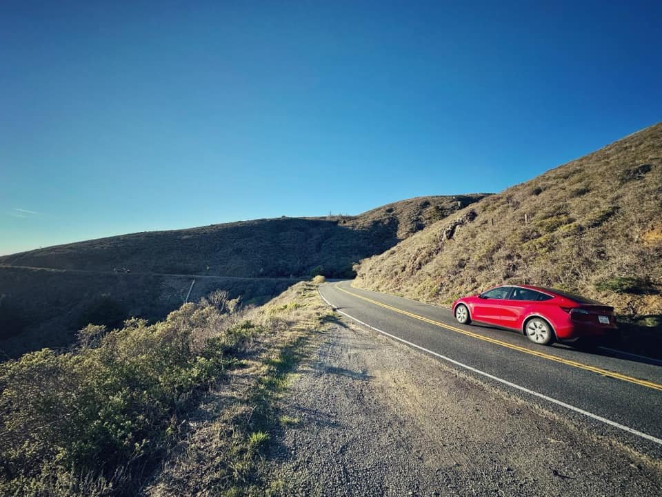  State Route 1, also called the Pacific Coast Highway, is a major north–south state highway that runs along most of the Pacific coastline of the U.S. state of California. At 656 miles (1,056 km), it is the longest state route in California. 