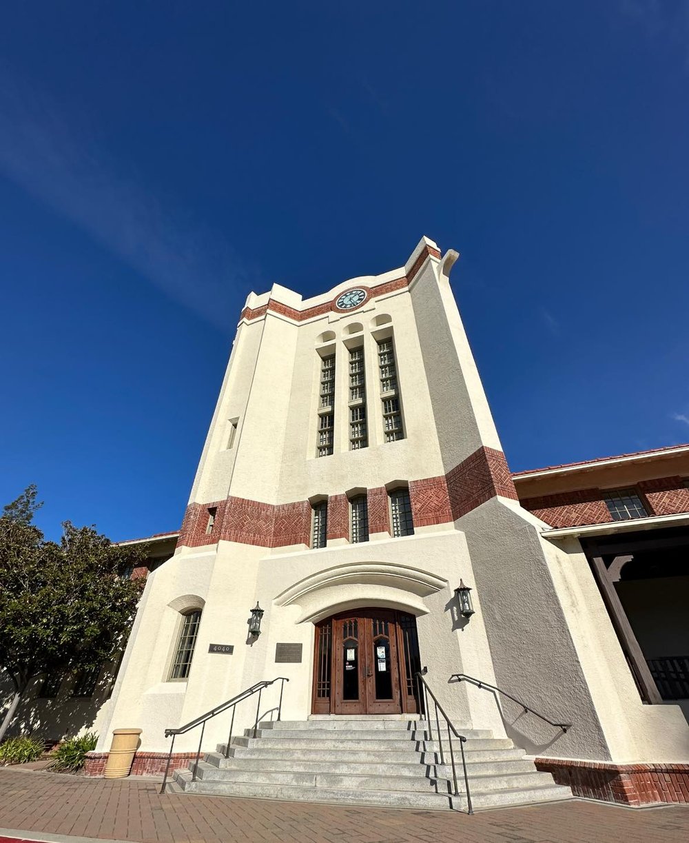  Oracle’s Santa Clara campus contains preserved buildings from when the grounds were a hospital treating mental illness. In the early 20th century it was considered modern and progressive, intended to be a "cheerful" place with small, low-scale build