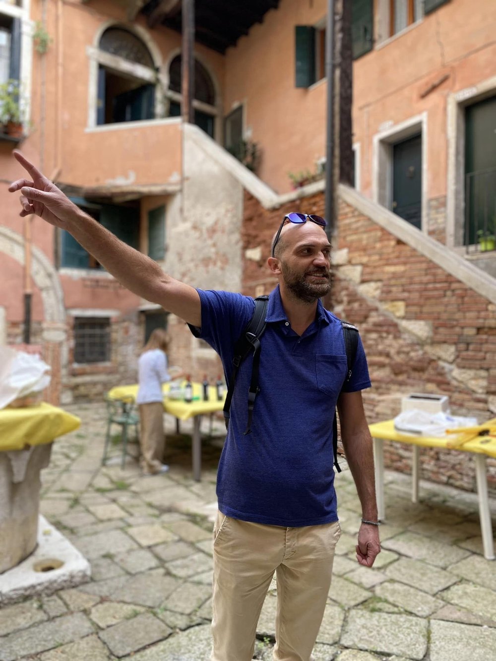  Local guide Enrico shows us where he used to live in the district of Cannaregio. 