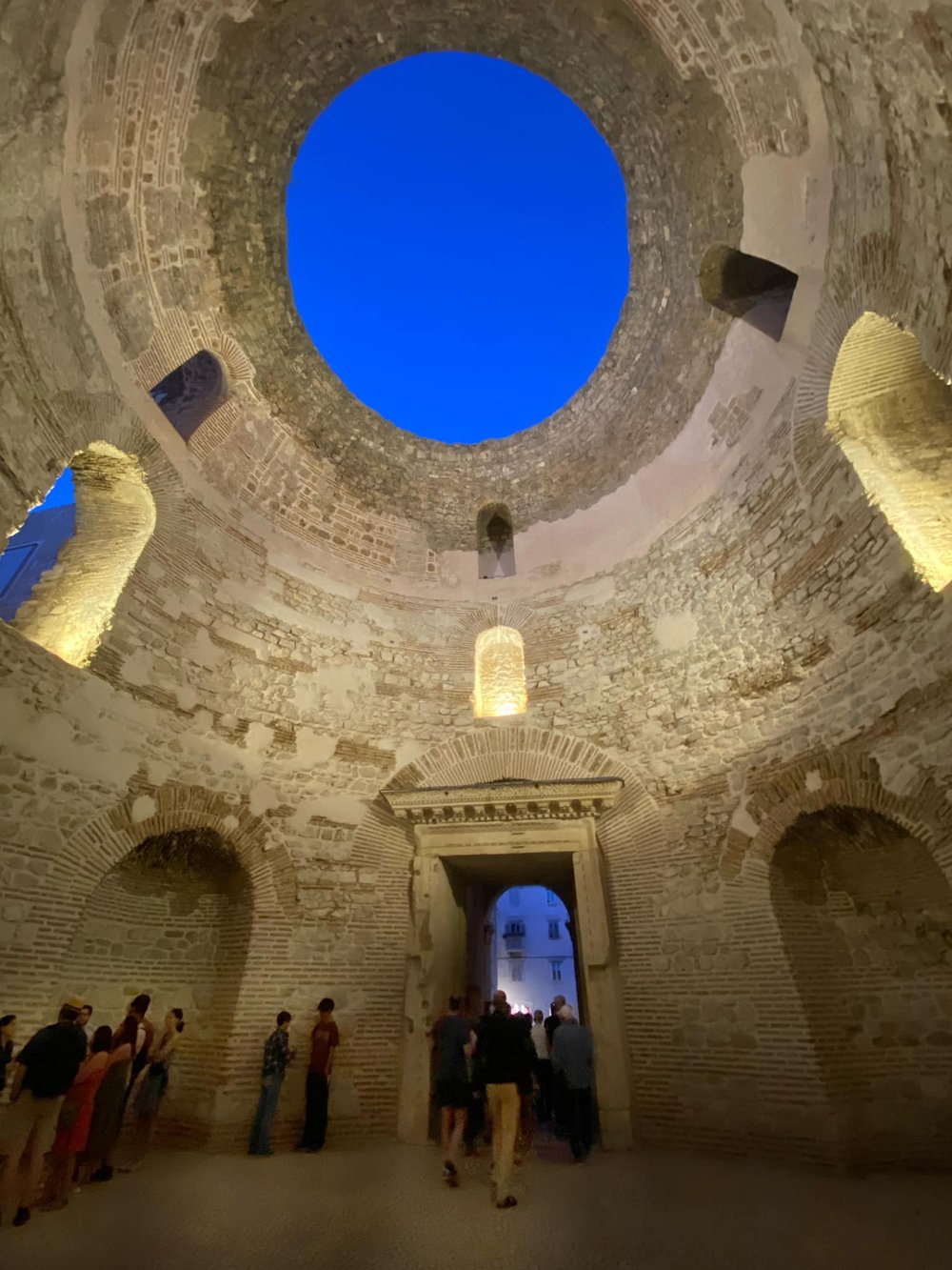  The Vestibule, once part of the Imperial corridor, now often hosts a capella singers for its excellent acoustics. 