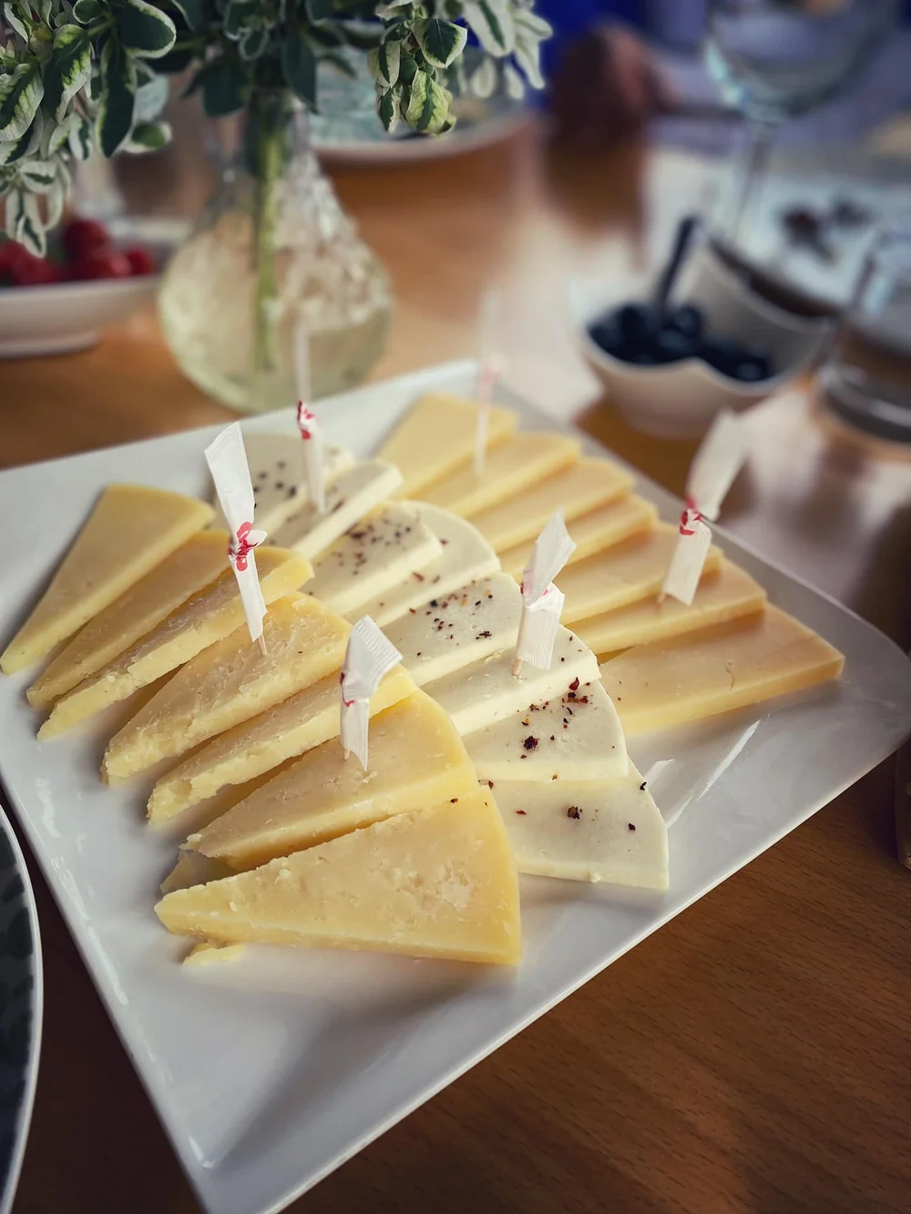  I’ve been avoiding dairy, but not today. 