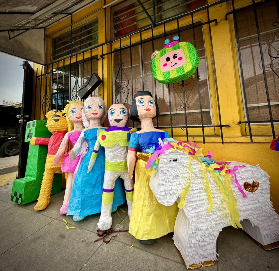  Piñata store. 