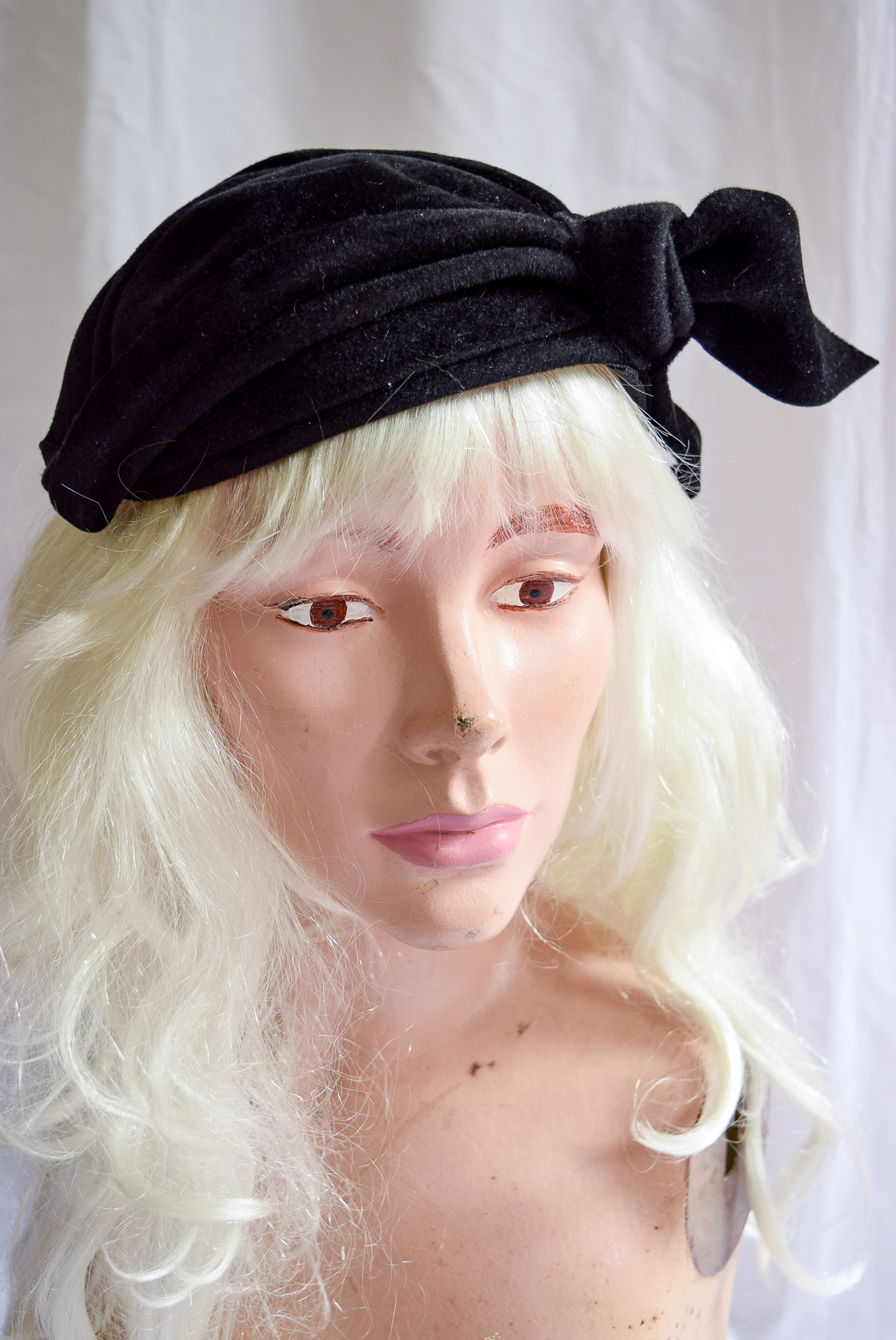 vintage 1940s black capulet
