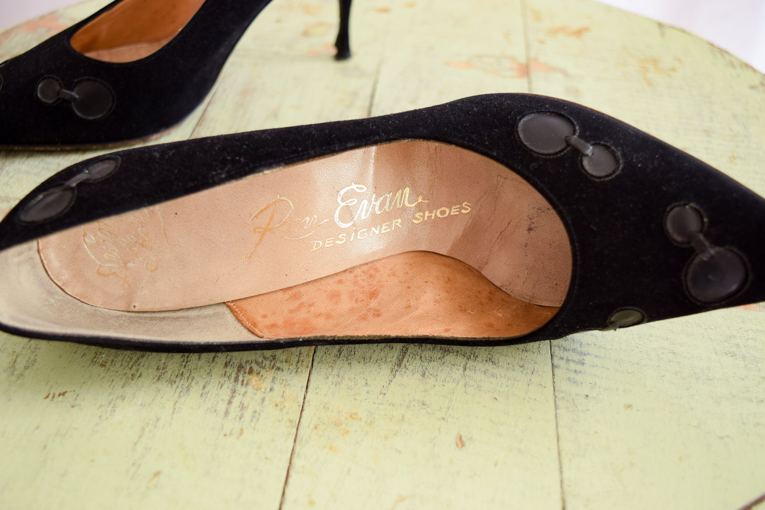 Ron Evan Vintage 1950 S Black Suede Stilettos Leather Cut Outs Designer Shoes Bobbins Bombshells Ron Evan Vintage 1950 S Black Suede Stilettos Leather Cut Outs Designer Shoes Bobbins Bombshells