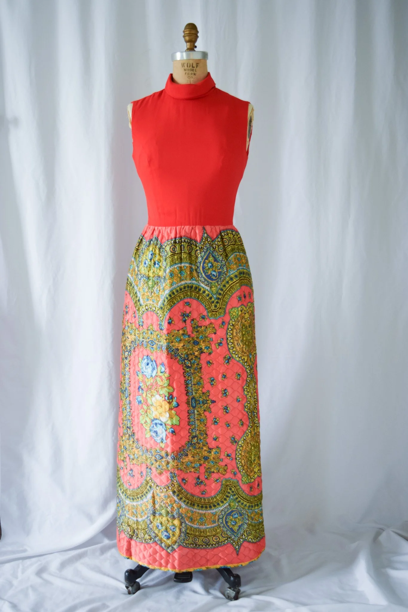Quilted Floral. Vintage 1960's Hostess Maxi Dress