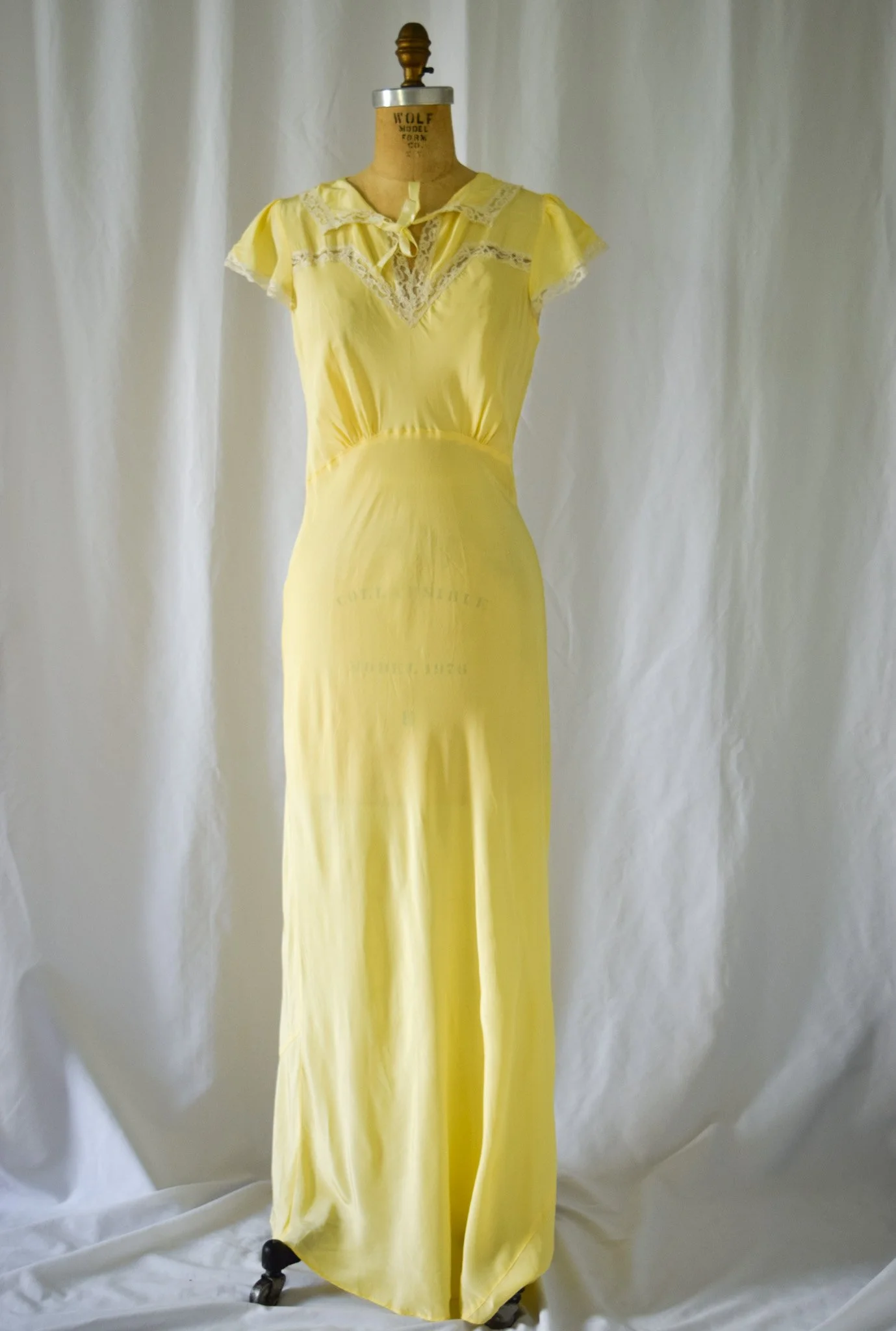 white christmas dresses Vintage 1930s Bias-Cut Chantilly Lace Dress main image 1