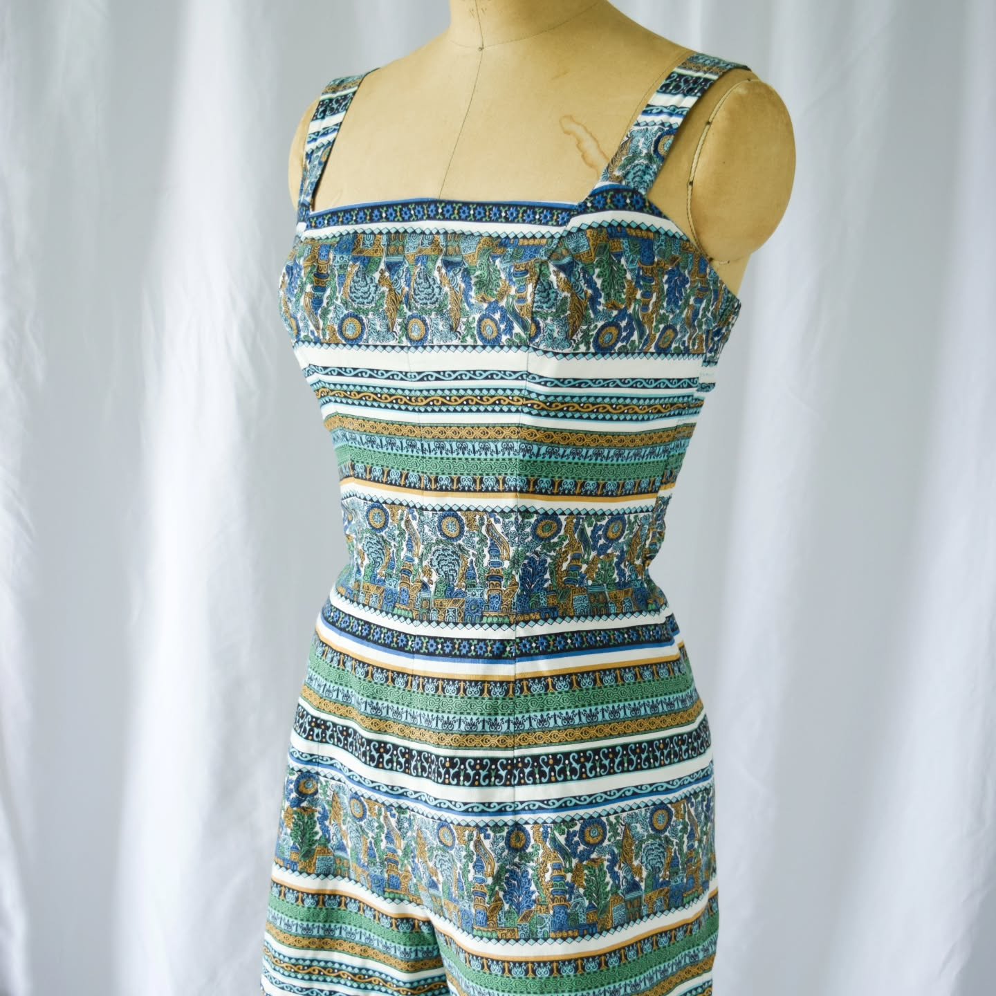 This is a 1960s Rose Marie Reid cotton romper playsuit with a fashionable and rare Italian Piazza print! My latest collection of vintage swimwear has dropped. 🏖 Available on the site. 
.
.
.
#vintageswimwear #vintageplaysuit #vintagefashion #rosemar