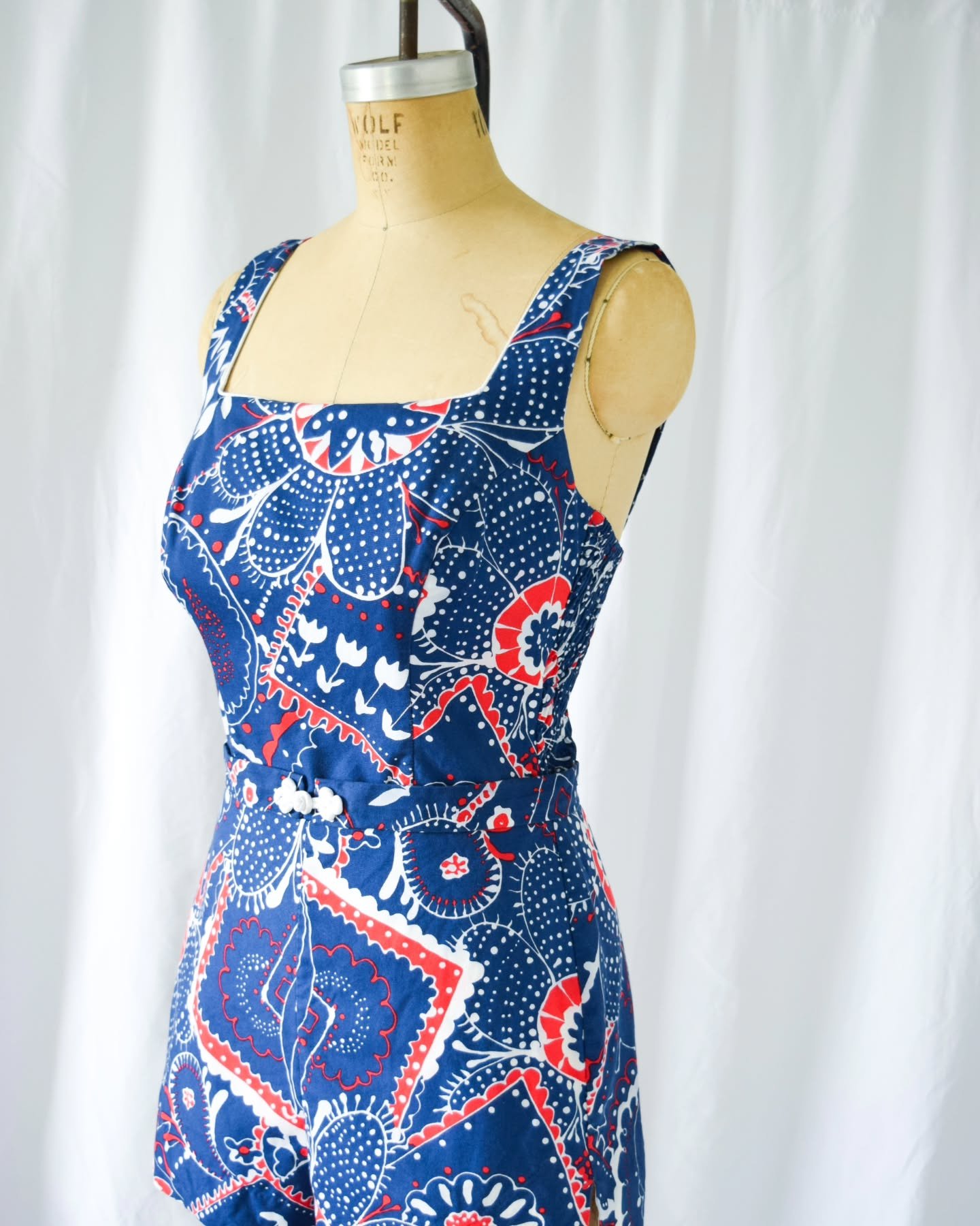 This is a late 1960s Cole of California playsuit romper with the cutest polka dot floral bandana-esque print! Part of my latest vintage collection, Summer Fun. Available now on the site. 
.
.
.
#vintagefashion #vintageforsale