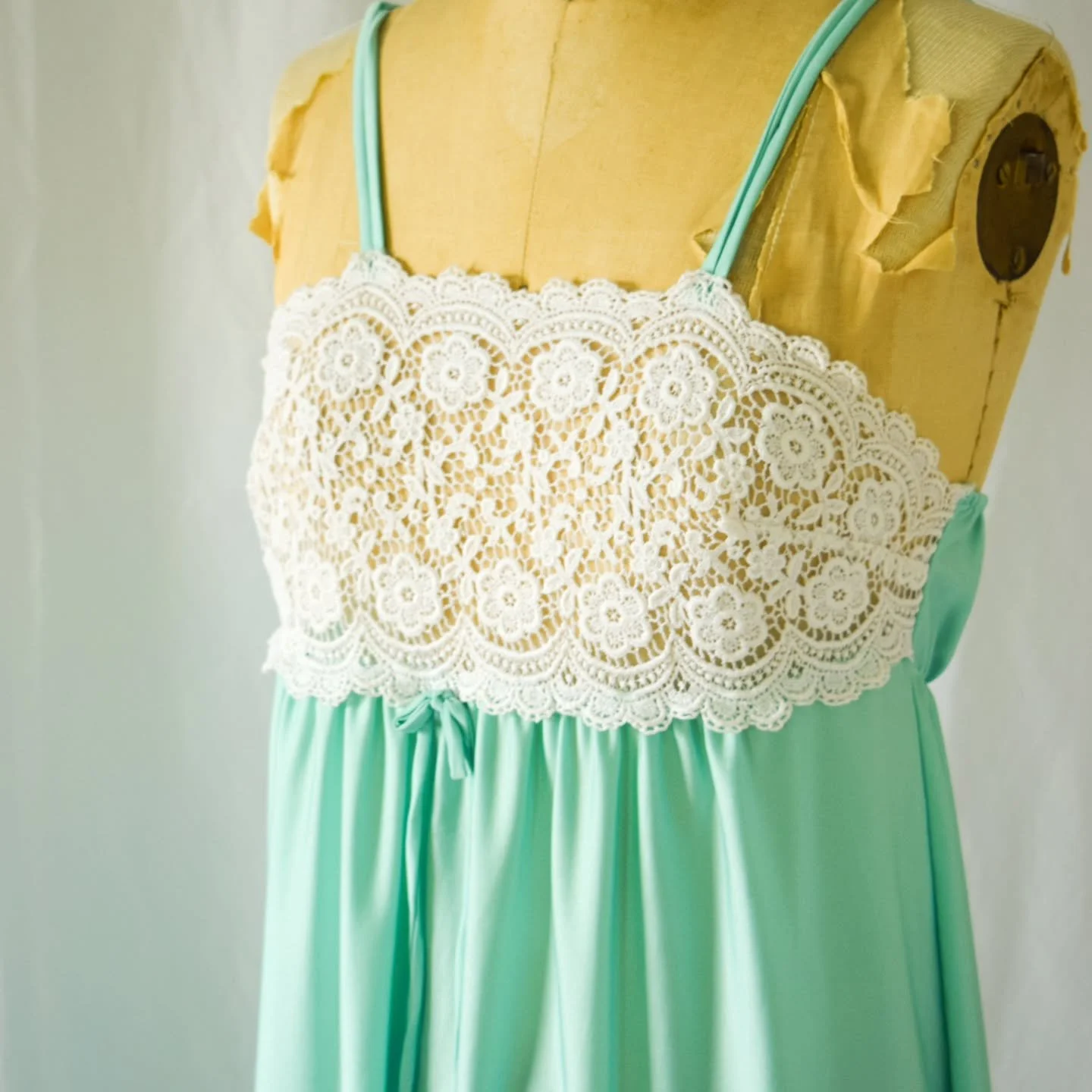 This is a 1970s Miss Dior mint green nightgown with white lace empire bodice. New in the shop! 
.
.
#missdior #christiandior #vintagenightgown #vintageshop #vintageshopping