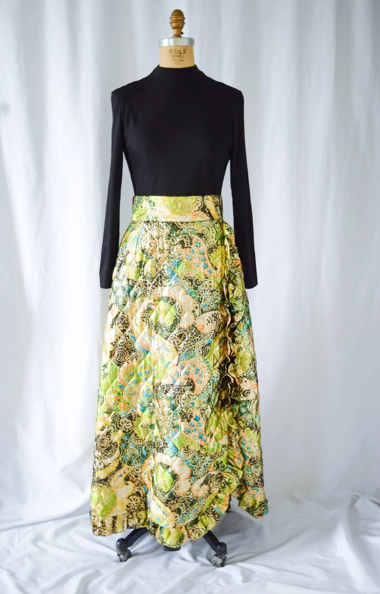Quilted Brocade. Vintage 1960's Hostess Dress