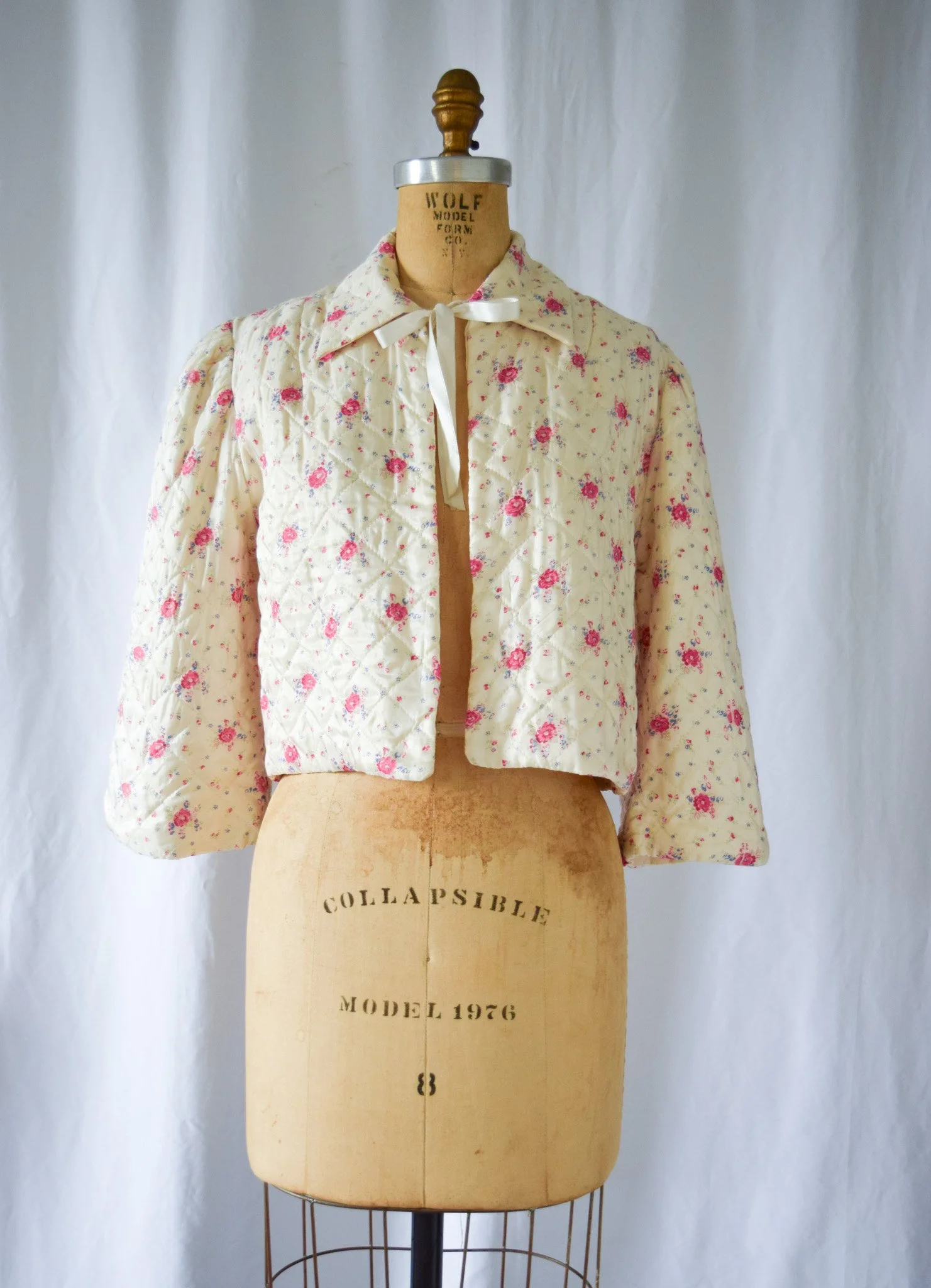 Vintage 1940's Floral Print Quilted Bed Jacket