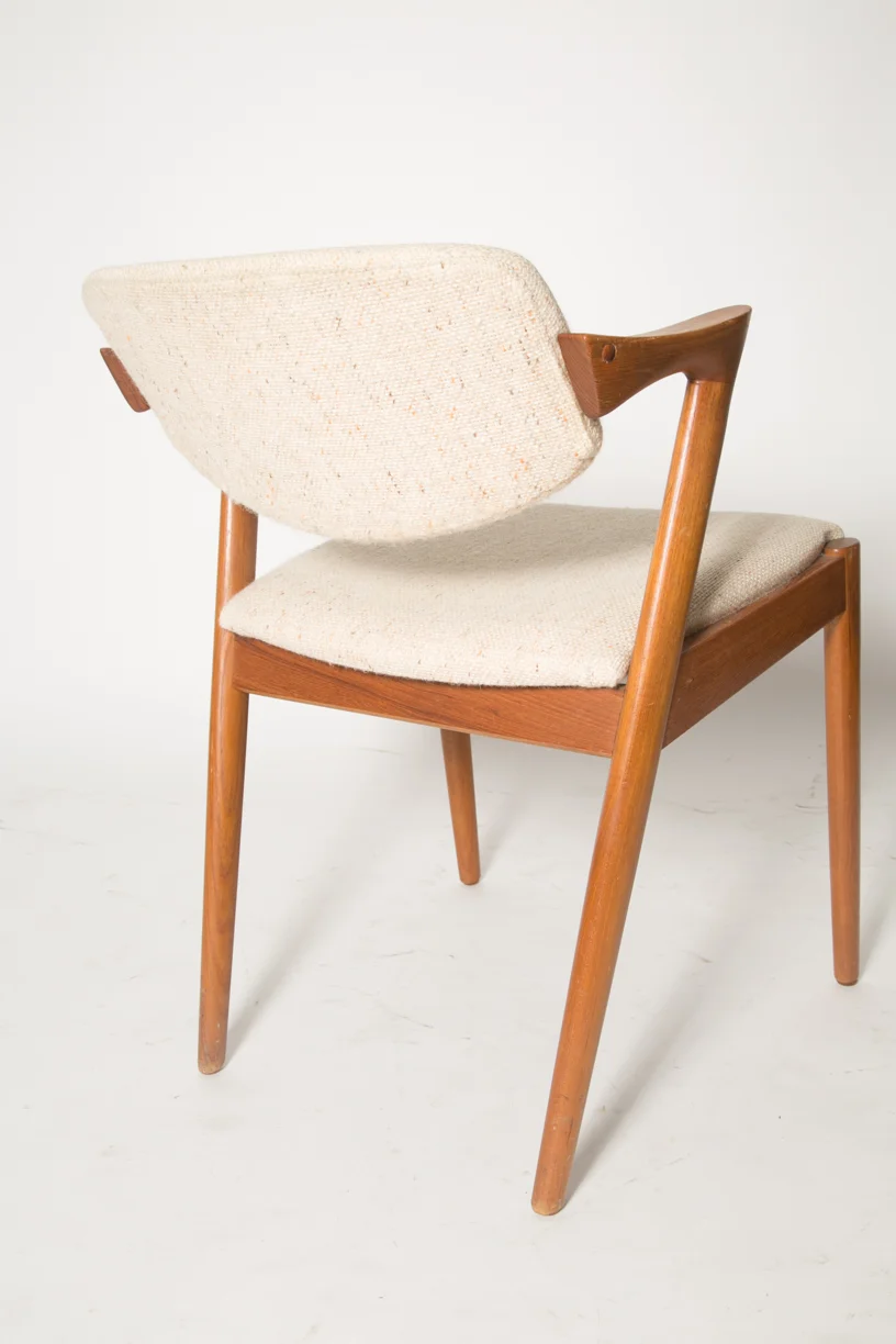 Creme Z chairs KK 3.jpg