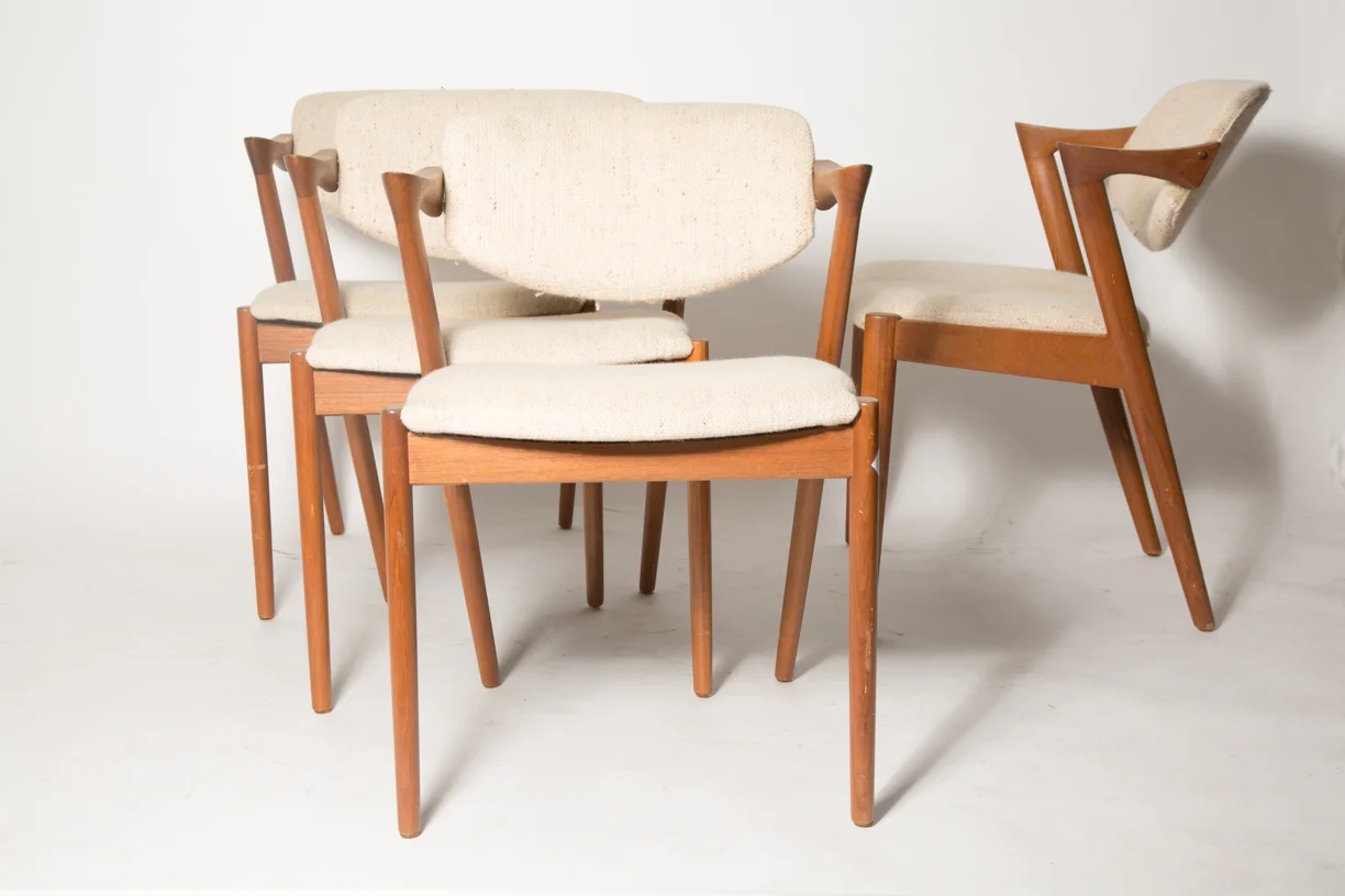 Creme Z chairs KK 5.jpg