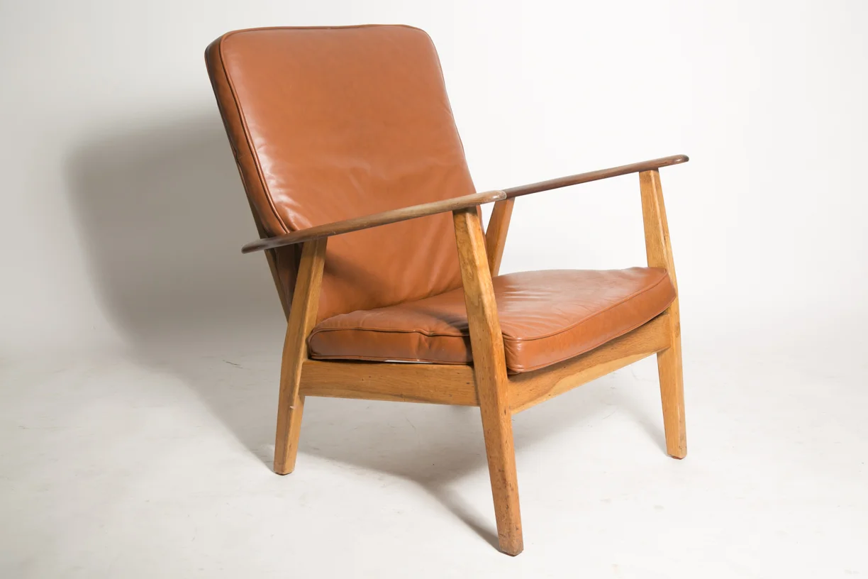 Wegner cigar chair 2 FRONT.jpg