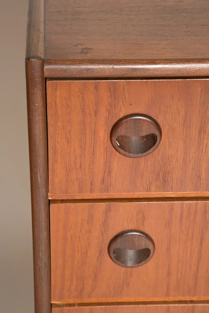 Kai Kristiansen round pull nighstand 7.jpg