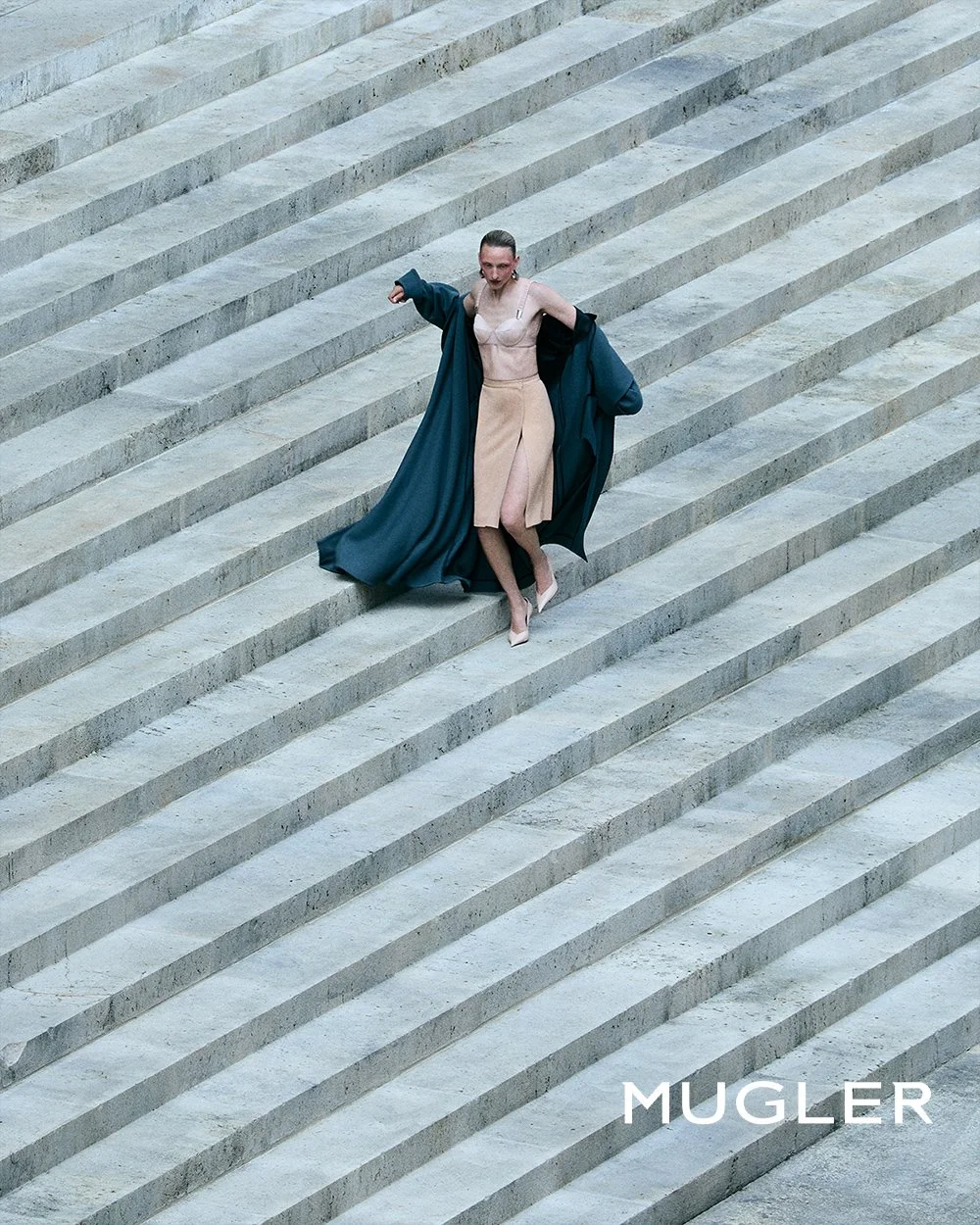 KARENROZE_MUGLER_SS25_PALAIS_LOOK-9_0150-WEB.jpg
