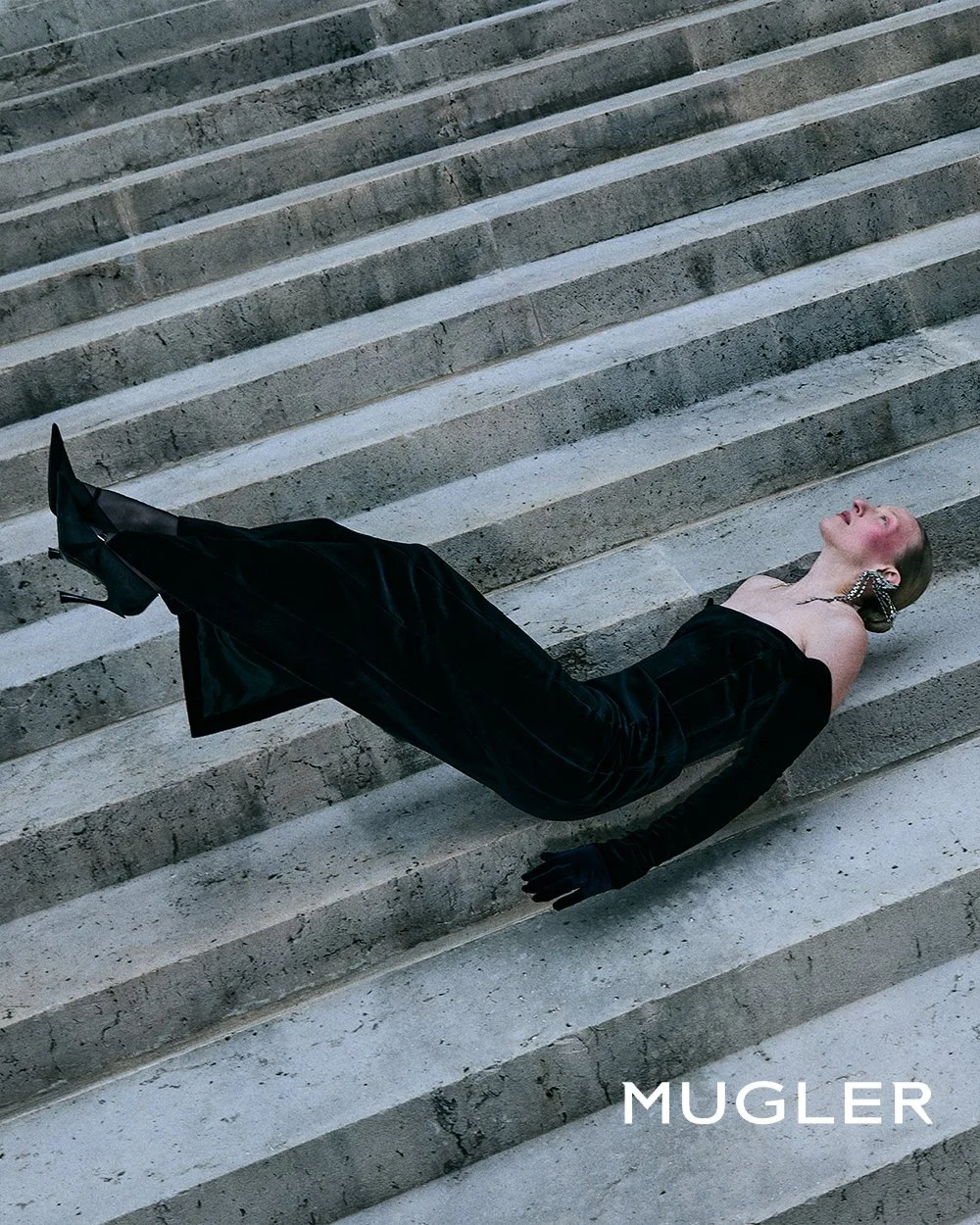 KARENROZE_MUGLER_SS25_PALAIS_LOOK-2_0255-WEB.jpg
