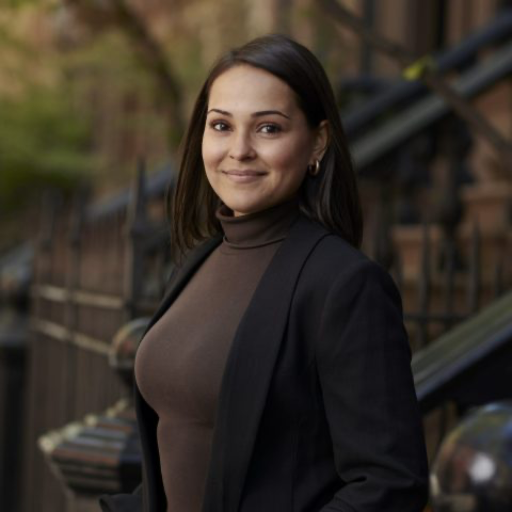 Yaneli Espinal- Financial Educator
