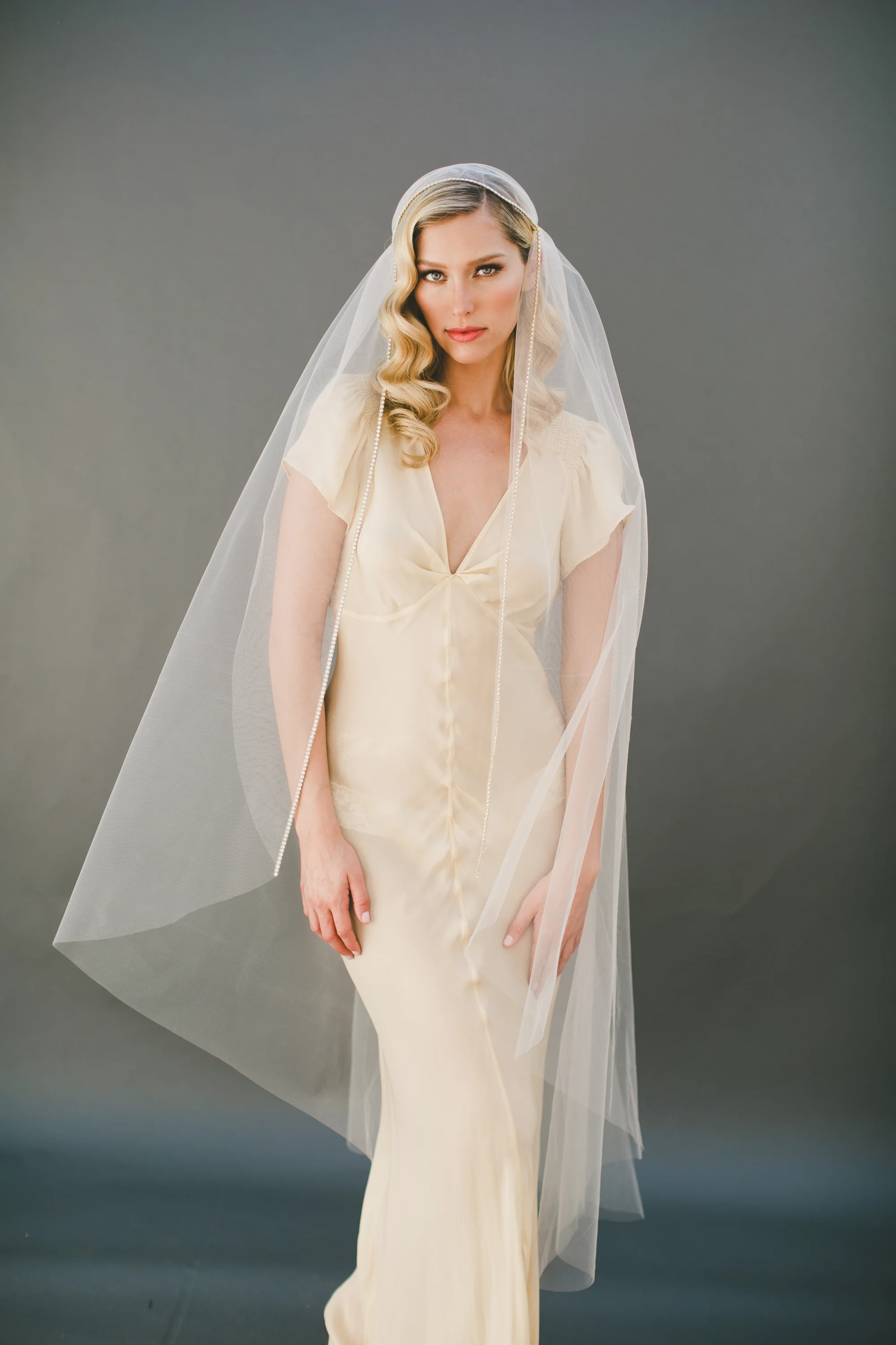 Captured Rhinestone Crystal Juliet Cap Veil #1209