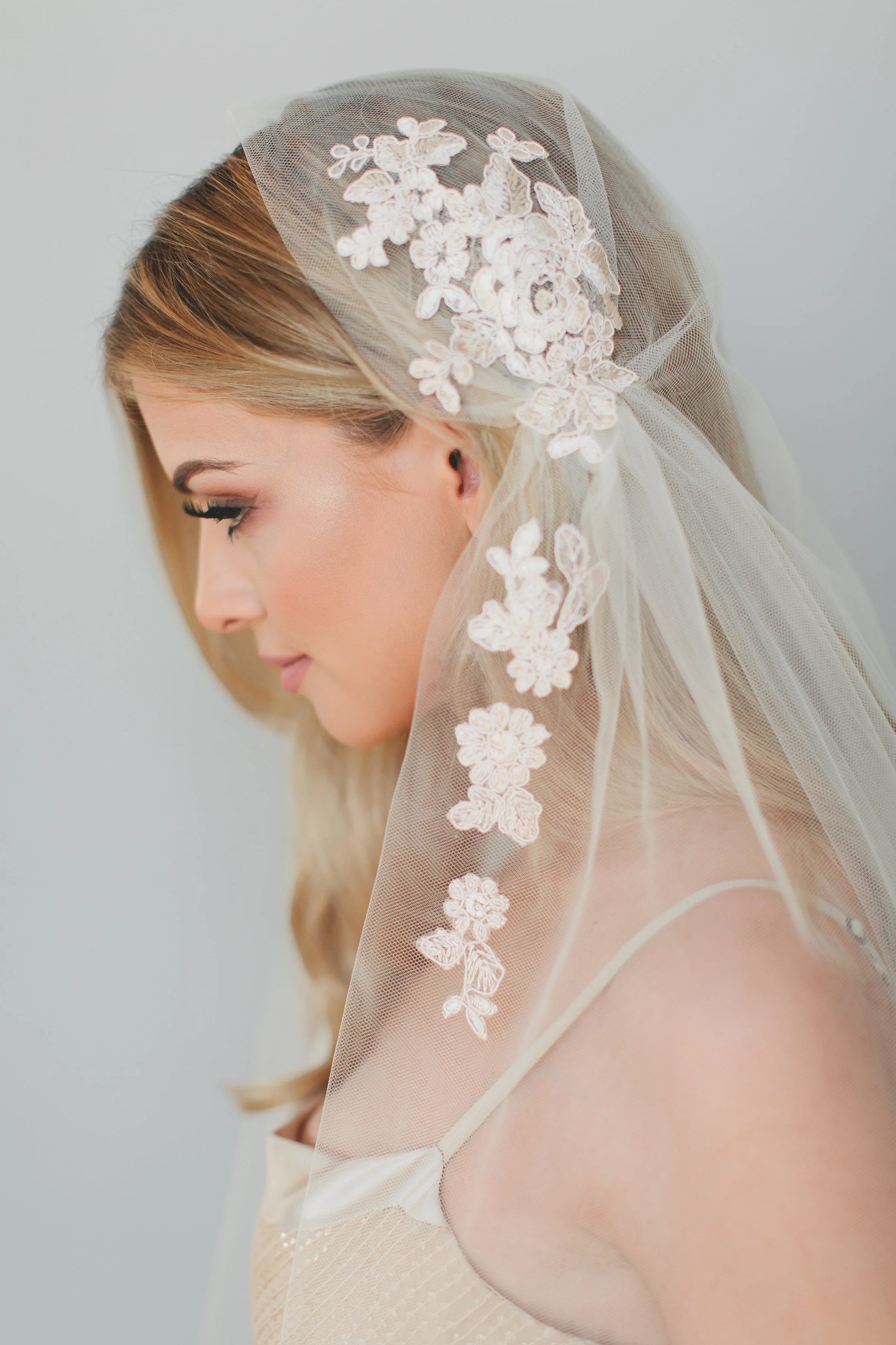 Lace Juliet Cap Veil Style #1725