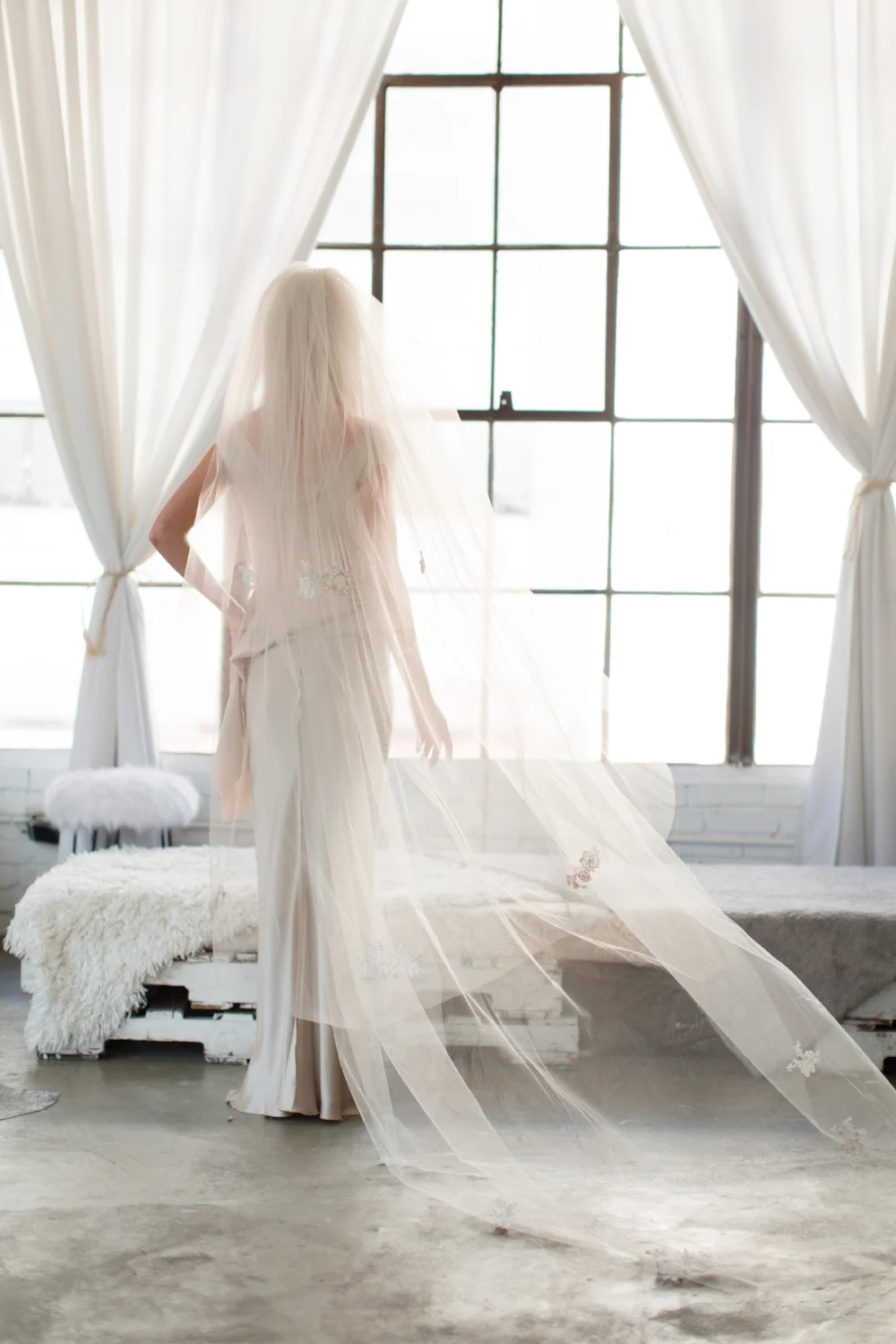 BRAND NEW Triple layer cream pristine wedding veil Shop main image 2
