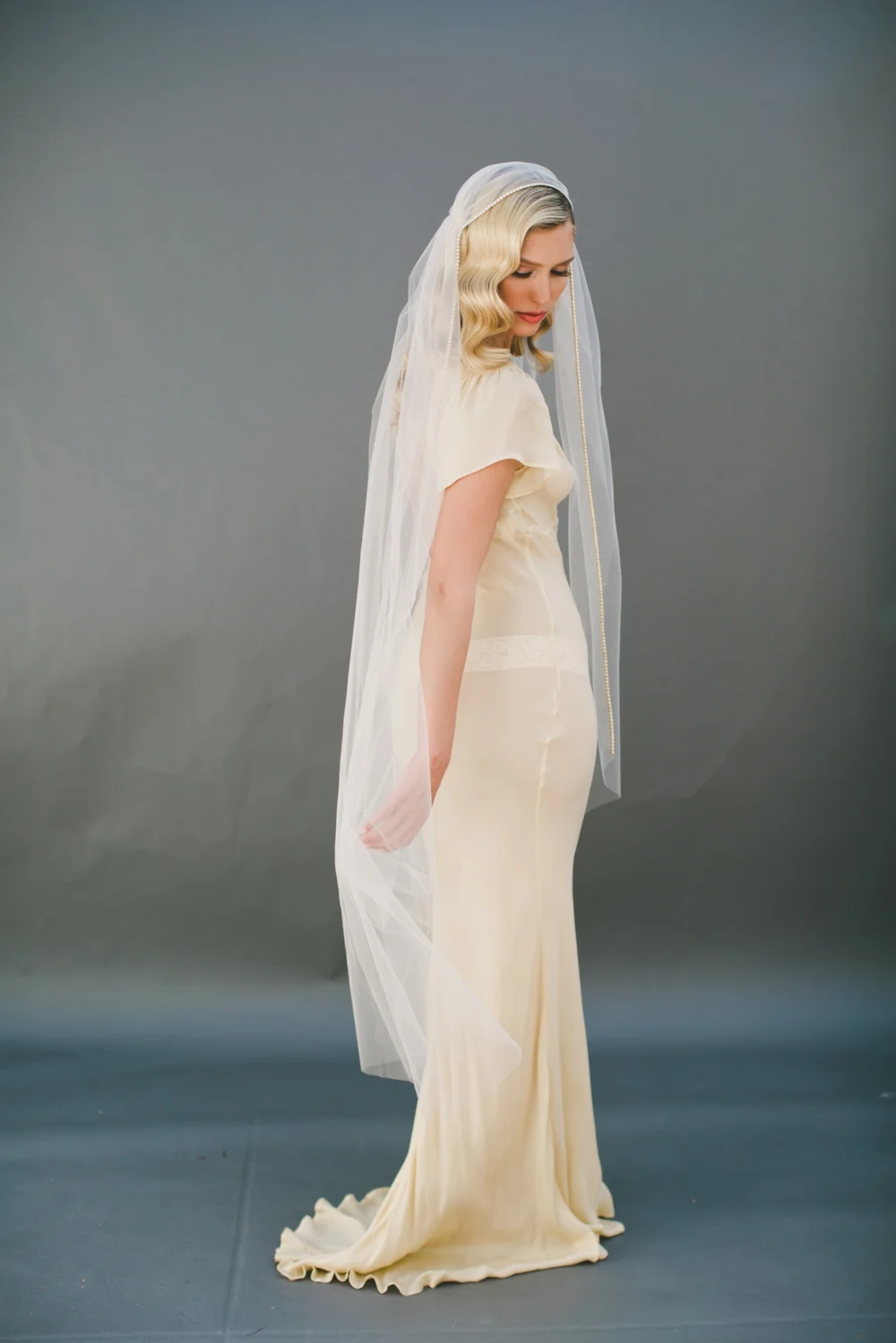 Captured Rhinestone Crystal Juliet Cap Veil #1209