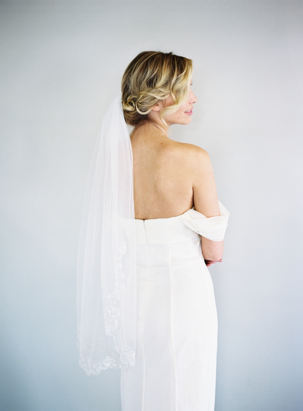 Embroidered Crystal Finger Tip Veil #1525