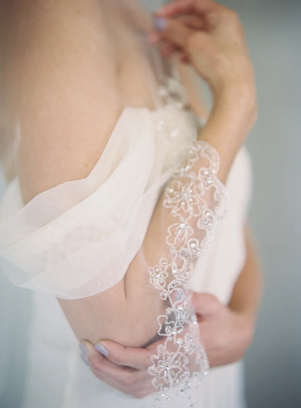 Embroidered Crystal Finger Tip Veil #1525