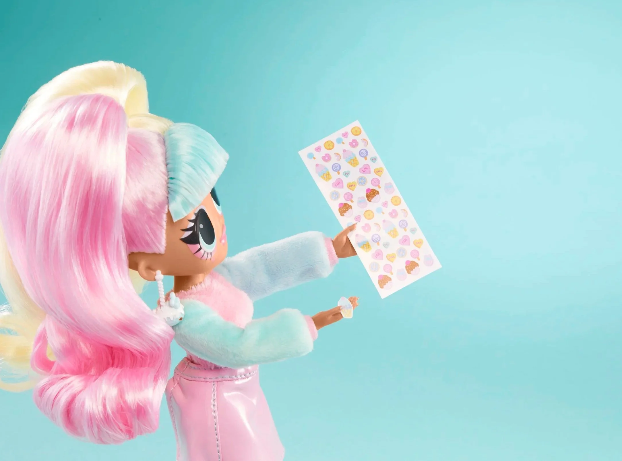 FMA+LOL+OMG+Feature+Doll+Candylicious+503781C3+S24_020+0010_LW.jpg