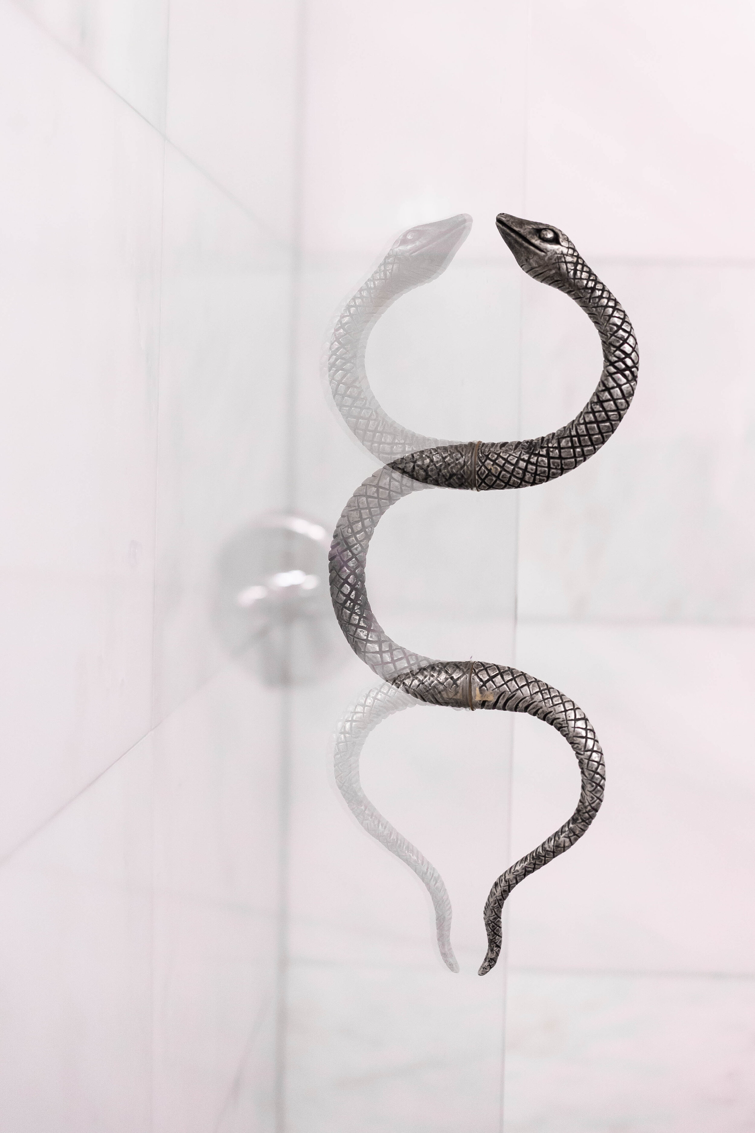 Snake shower door handle - Picture of Maison de la Luz, New Orleans -  Tripadvisor
