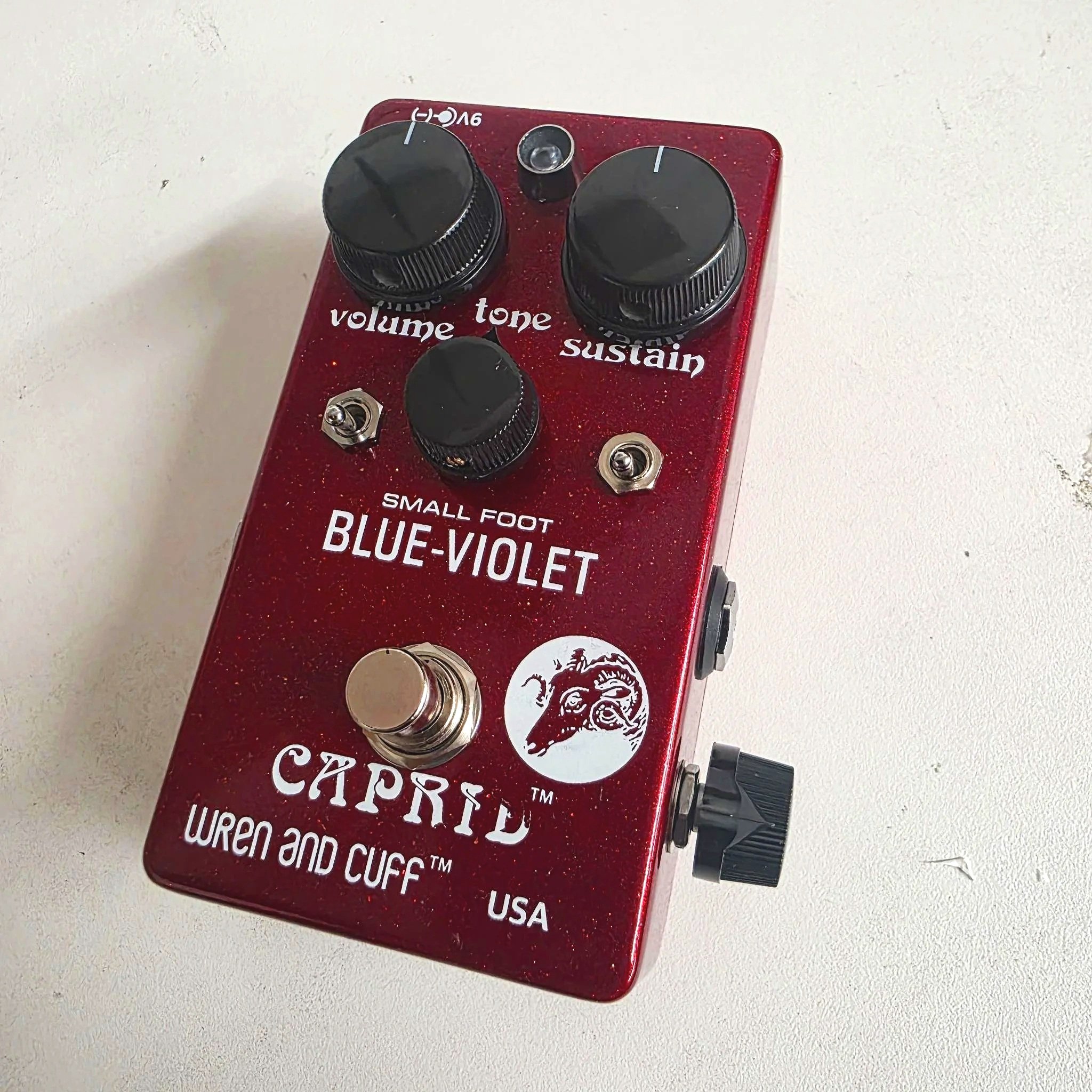 bvsf_candyred_dlx_1.jpg